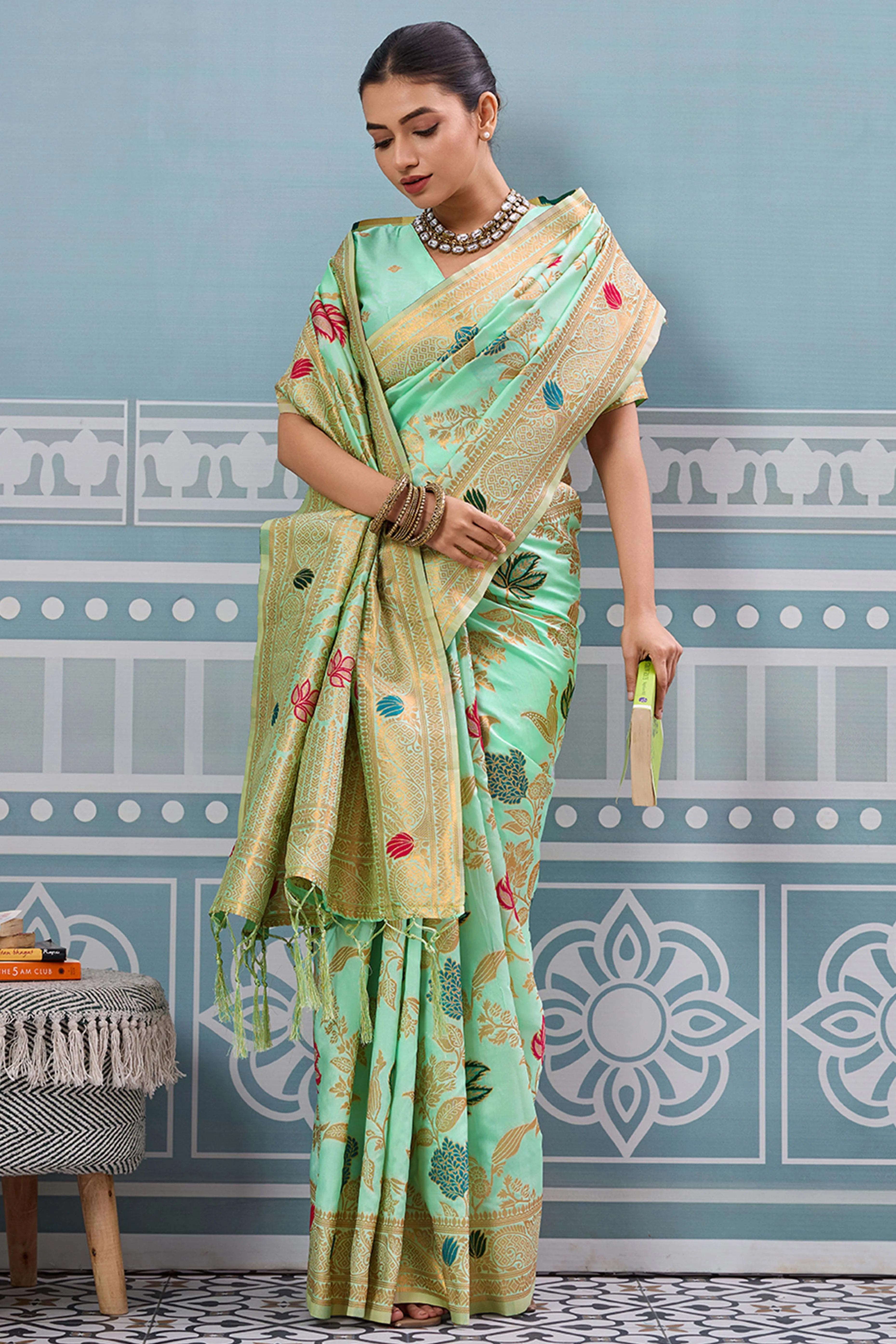 Radiant Sea Green Silk Blend Saree Adorned With Intricate Floral Zari Weaving & Tassel Pallu - Image 3