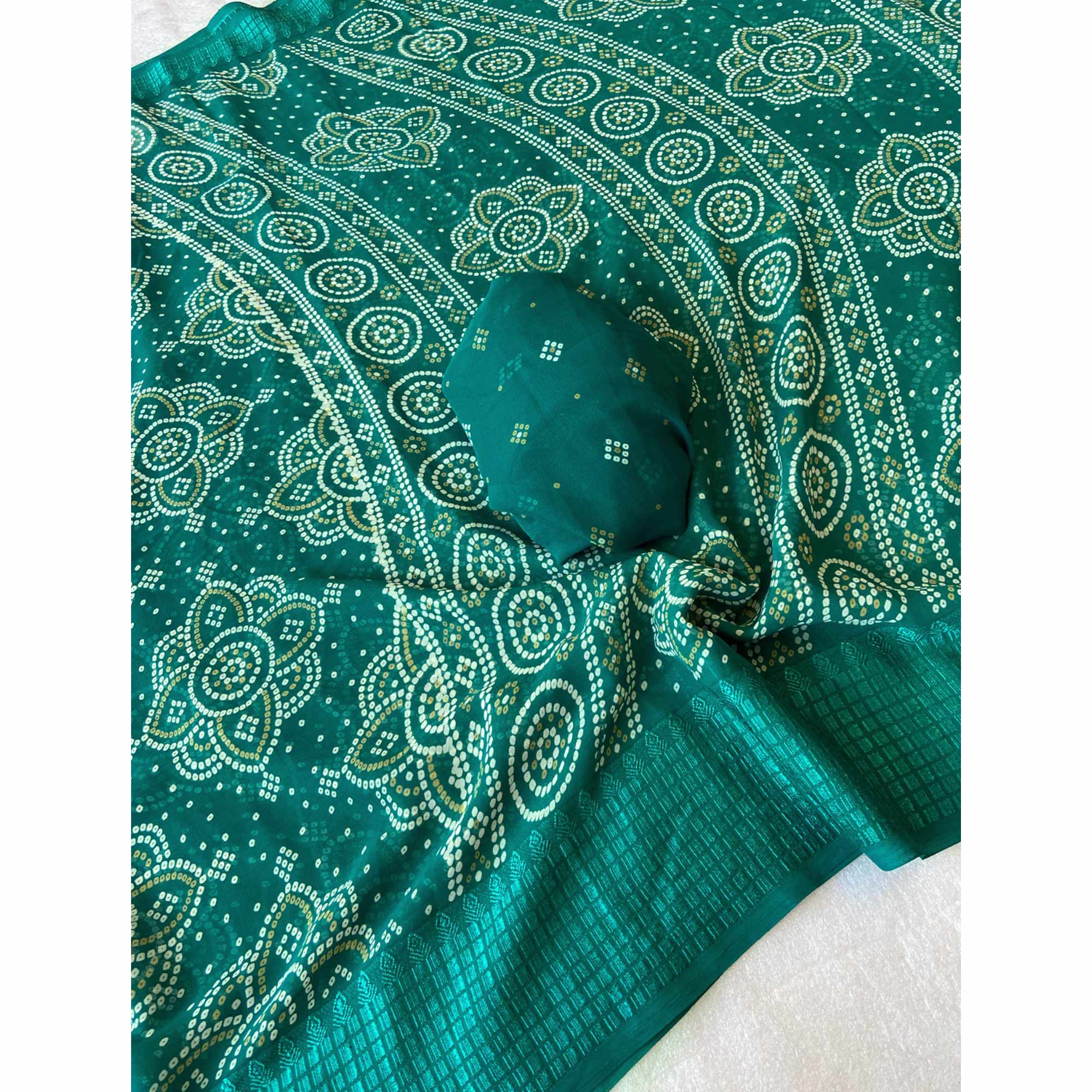 Rama Green Bandhani Printed Georgette Saree With Viscose Border - Image 4