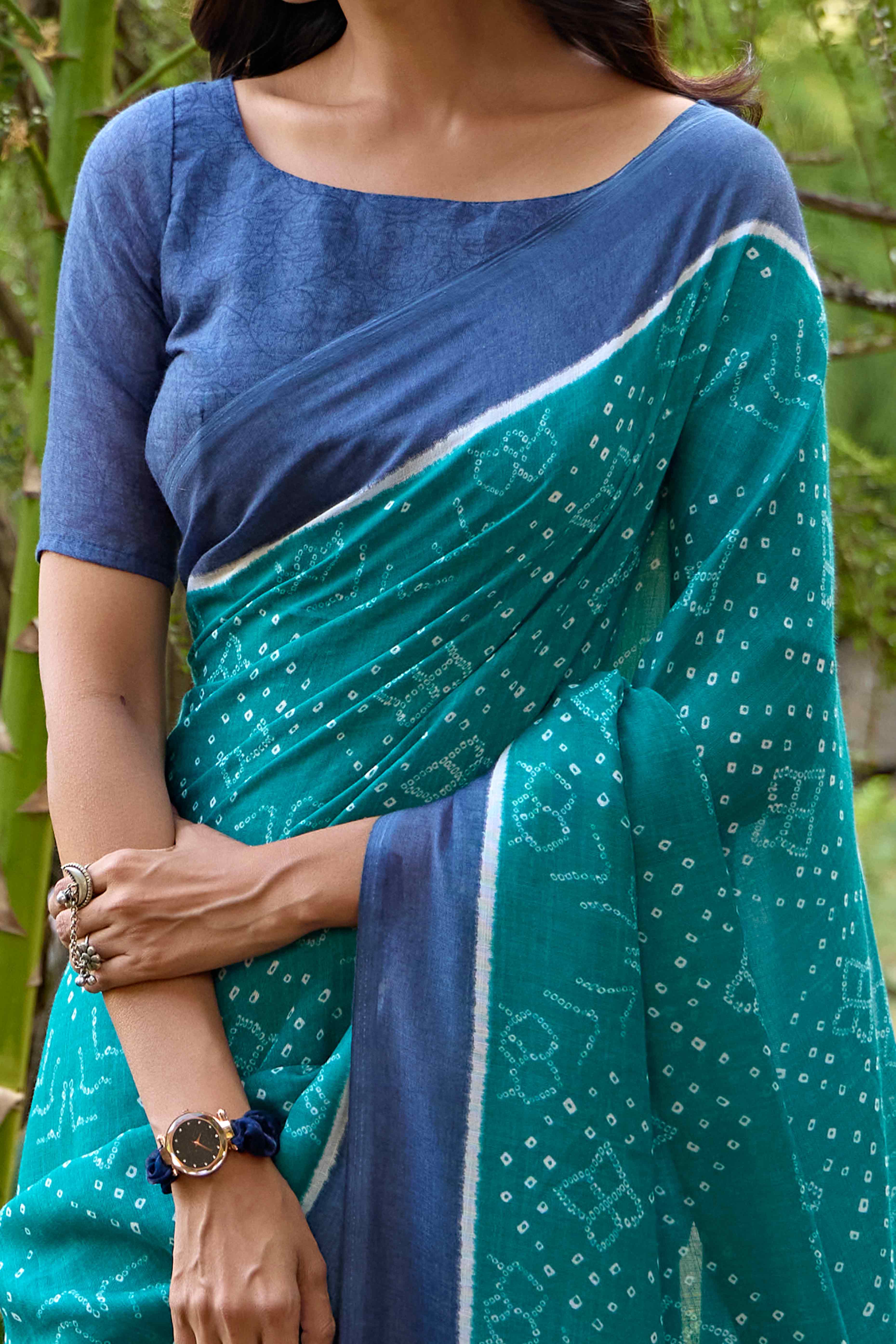 Rama Green Bandhani Printed Linen Saree - Image 2