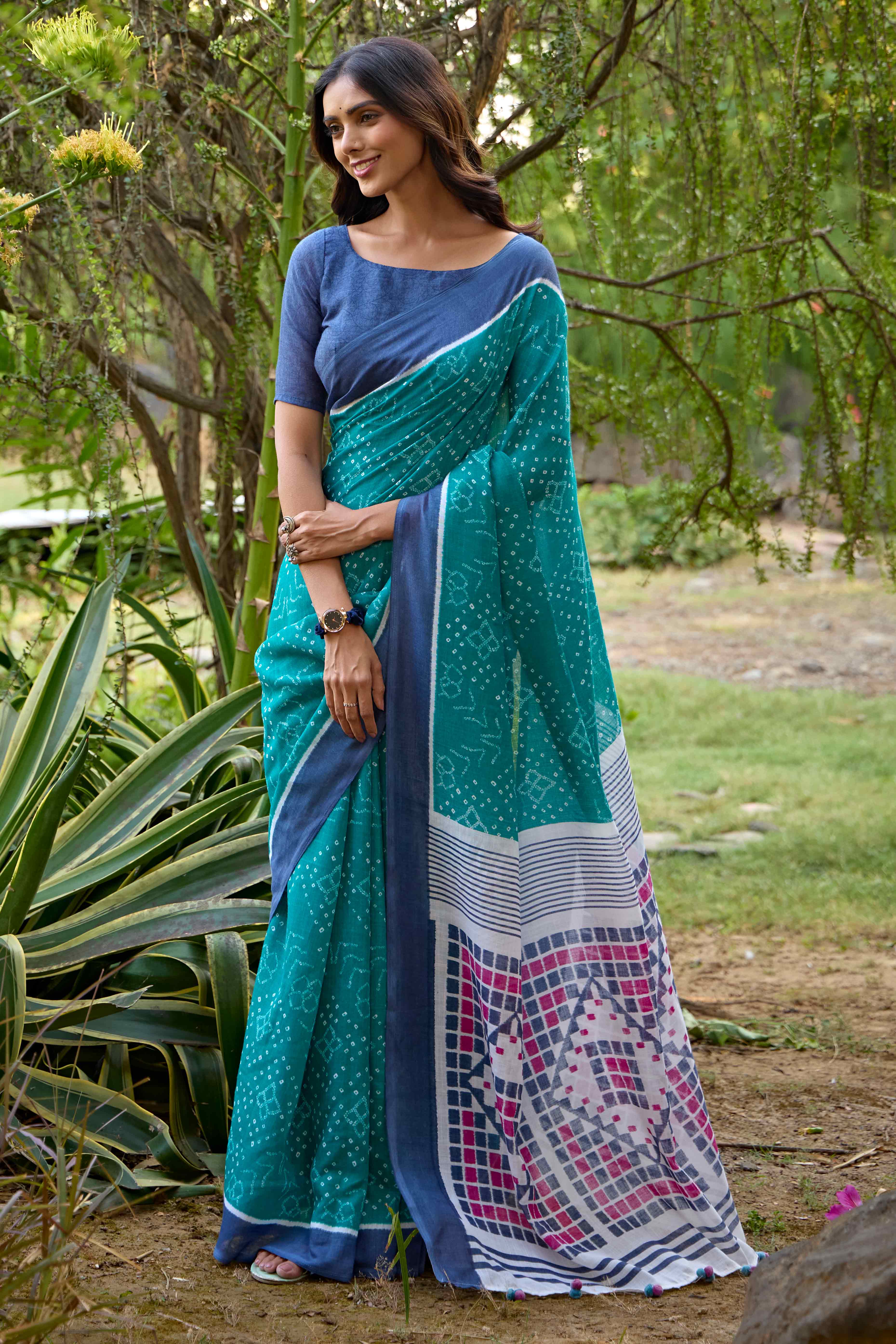 Rama Green Bandhani Printed Linen Saree - Image 3