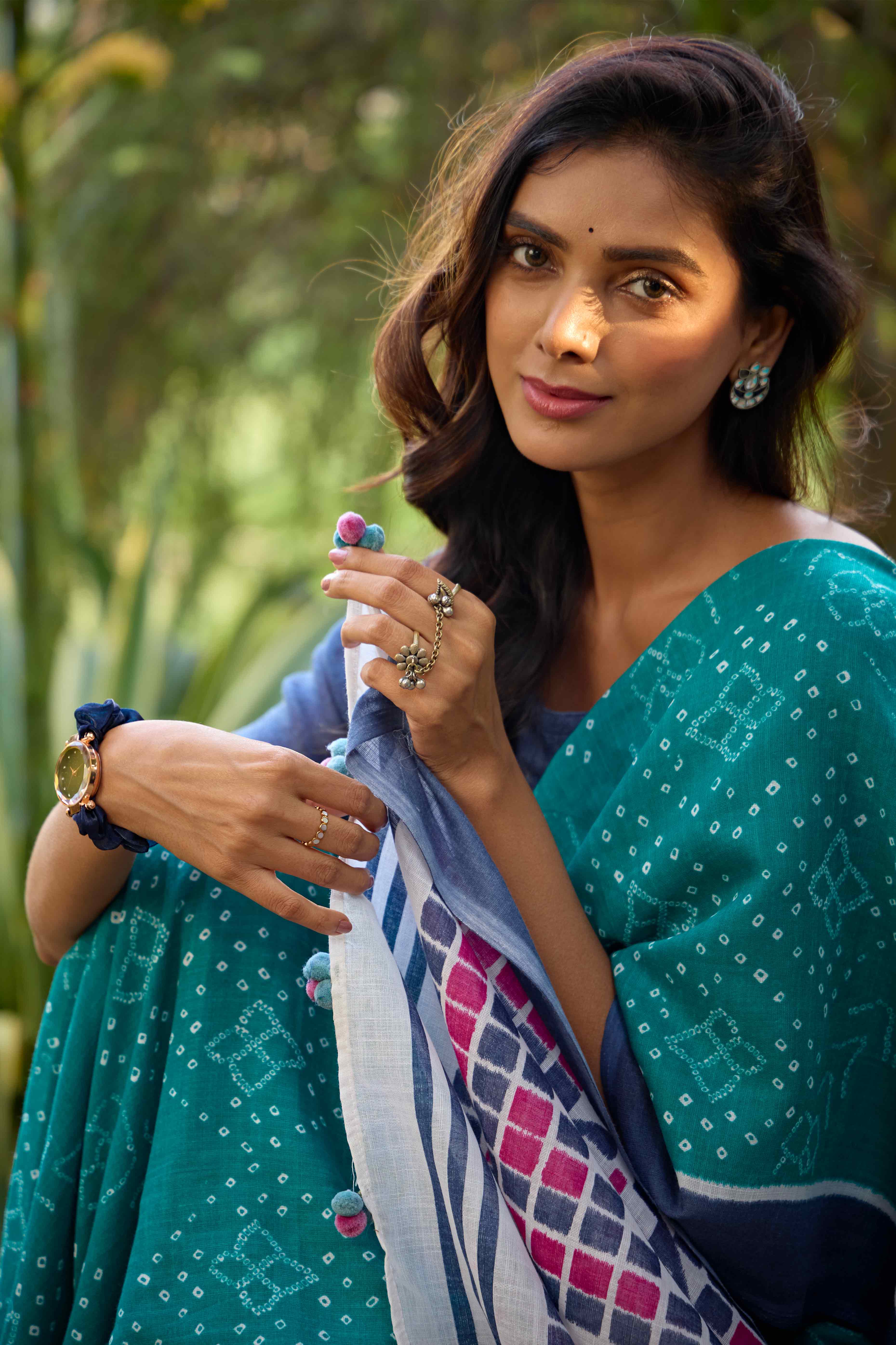 Rama Green Bandhani Printed Linen Saree - Image 7