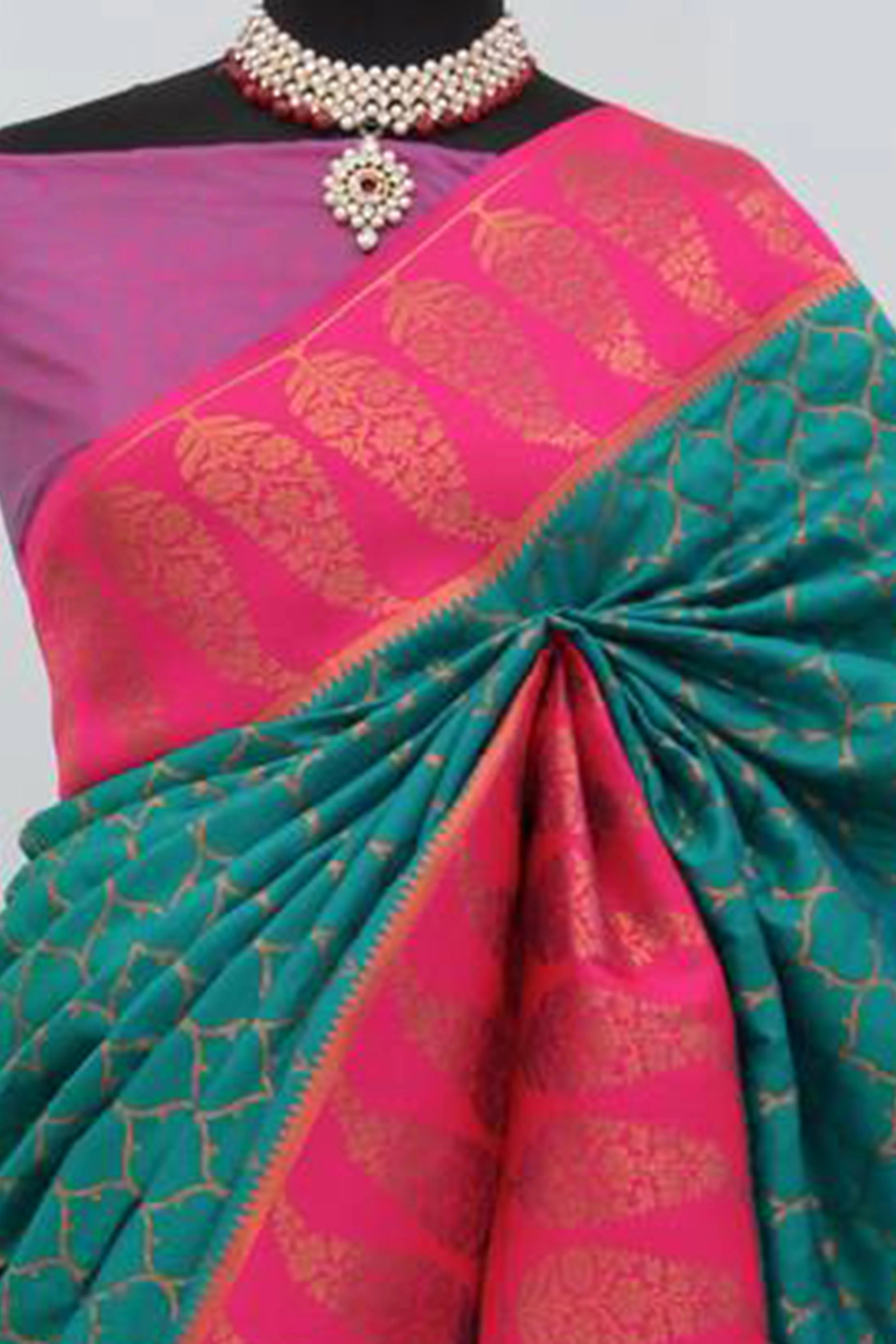 Rama Green Floral Woven Kanjivaram Silk Saree - Image 2