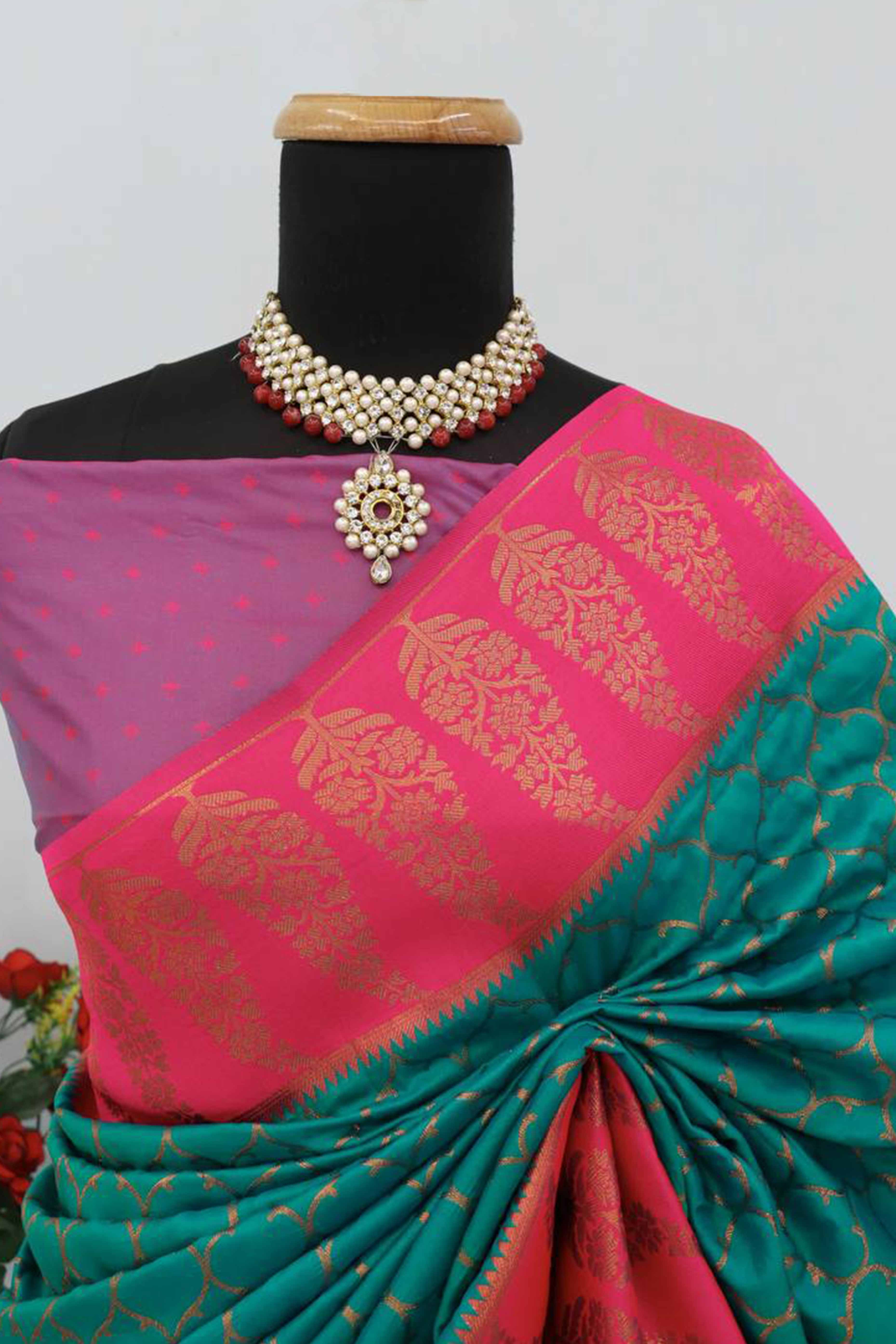 Rama Green Floral Woven Kanjivaram Silk Saree - Image 3