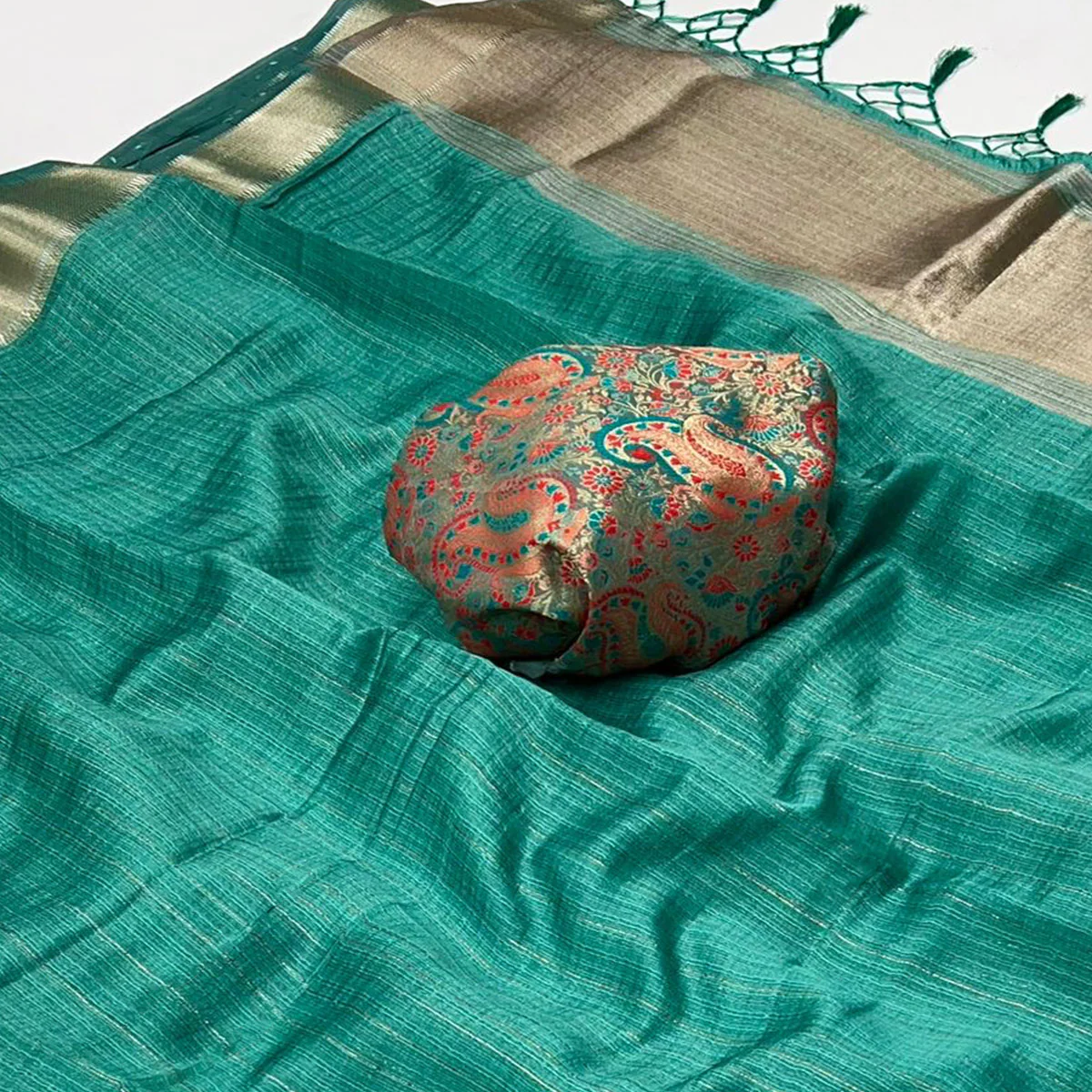 Rama Green Handloom Woven Chiffon Saree - Image 2