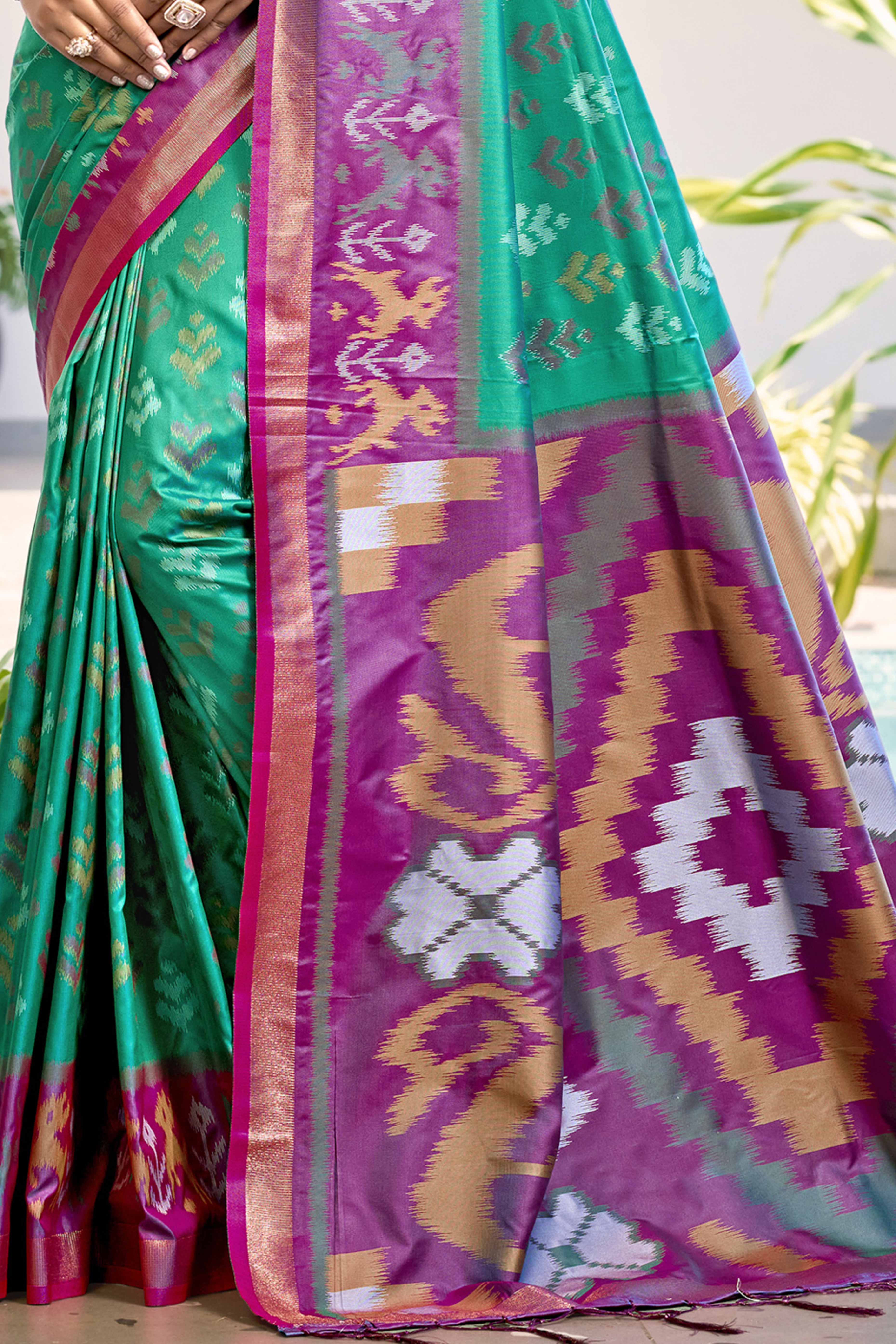 Rama Green Ikat Woven Silk Saree for Festive Celebrations - Image 4