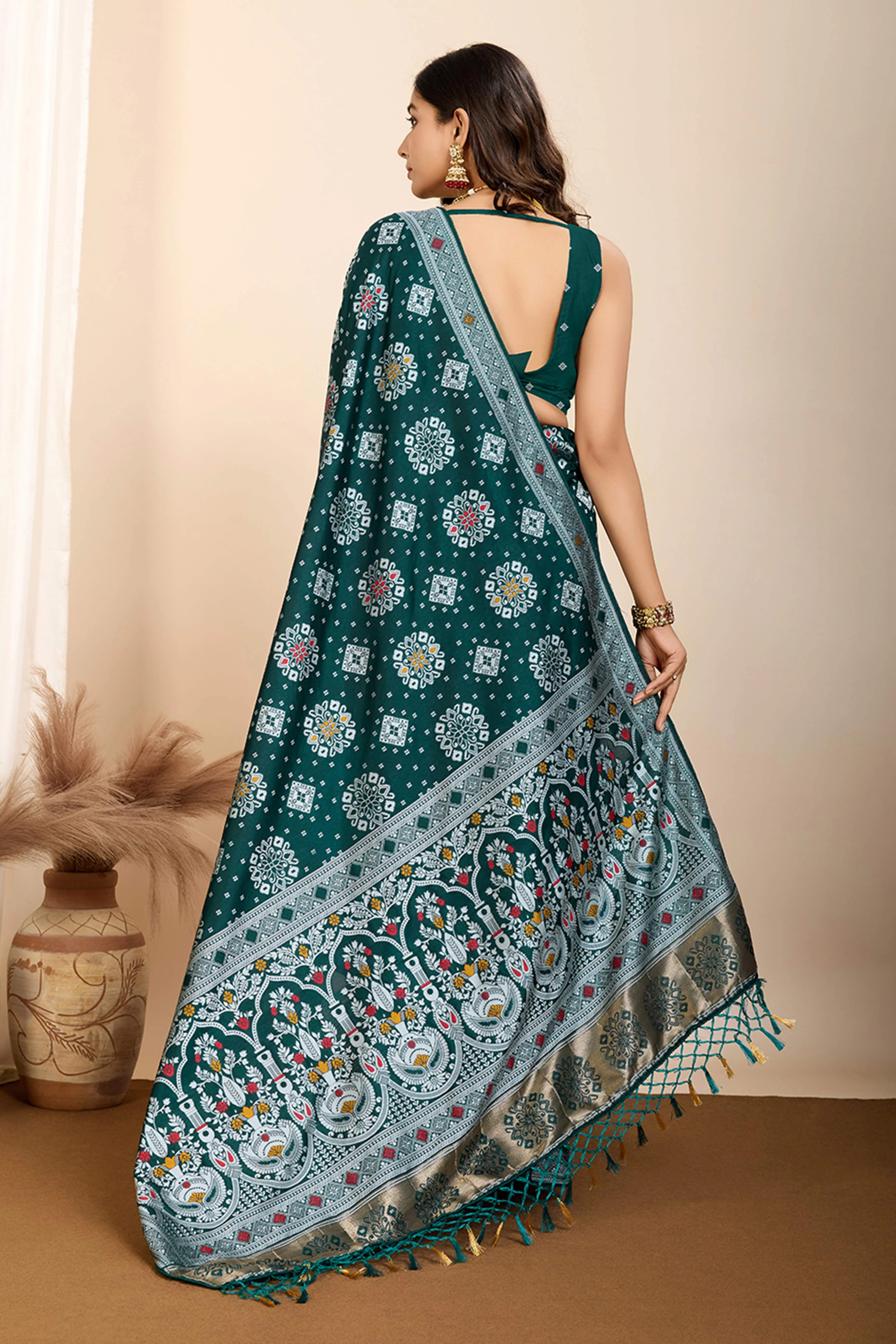 Rama Green Minakari Weaving Pure Silk Saree - Image 5