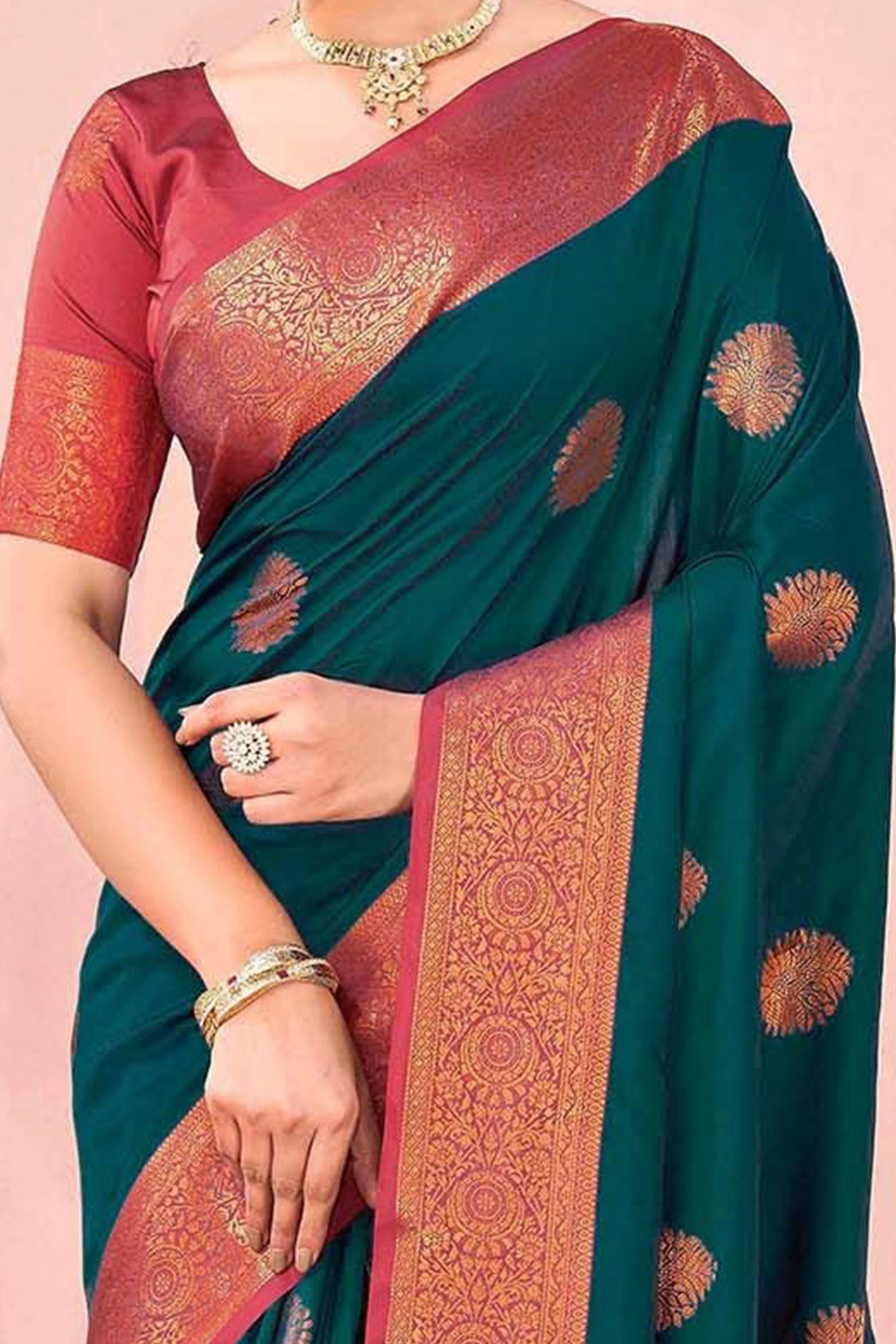 Rama Green Silk Blend Saree Adorned With Zari Woven Floral & Paisley Design - Image 2