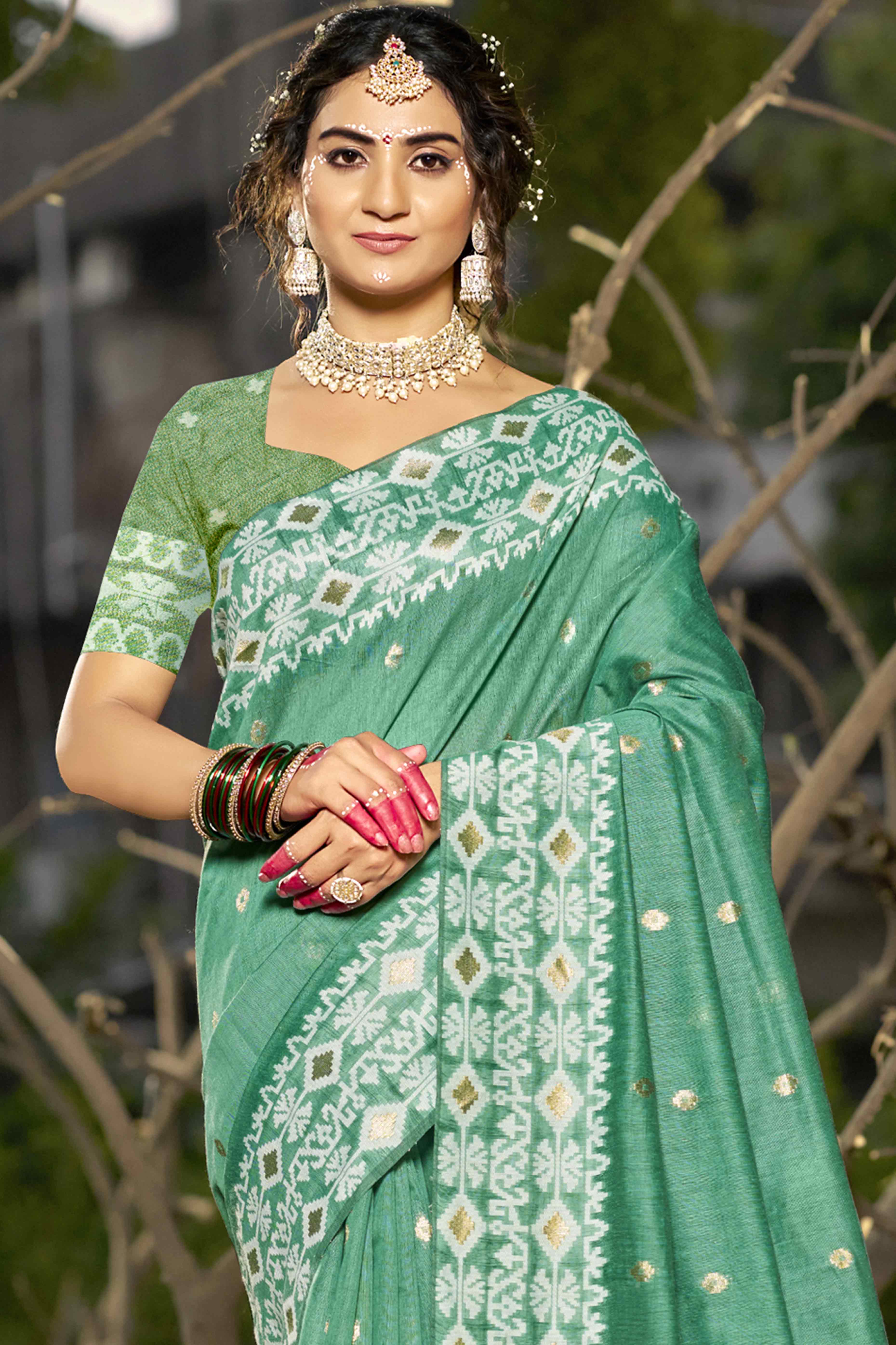 Rama Green Woven Linen Cotton Saree With Tassels - Image 3