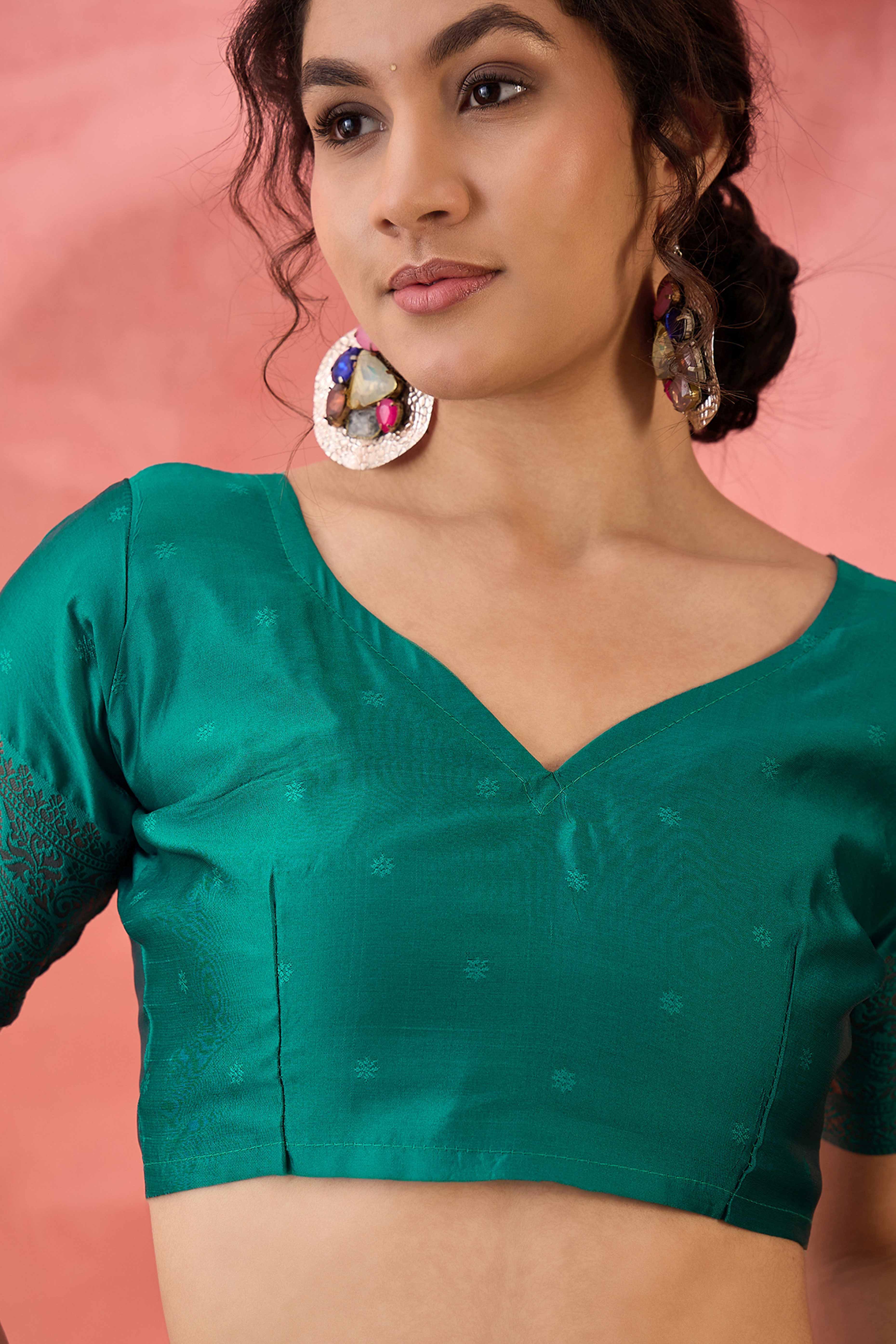 Rama Green Woven Poly Silk Blend Saree Featuring Floral & Paisley Motifs With Tassel Accents - Image 7