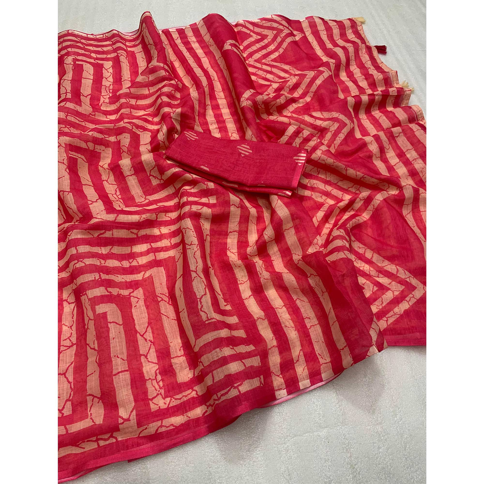 Rani Pink Digital Printed Linen Cotton Saree - Image 3