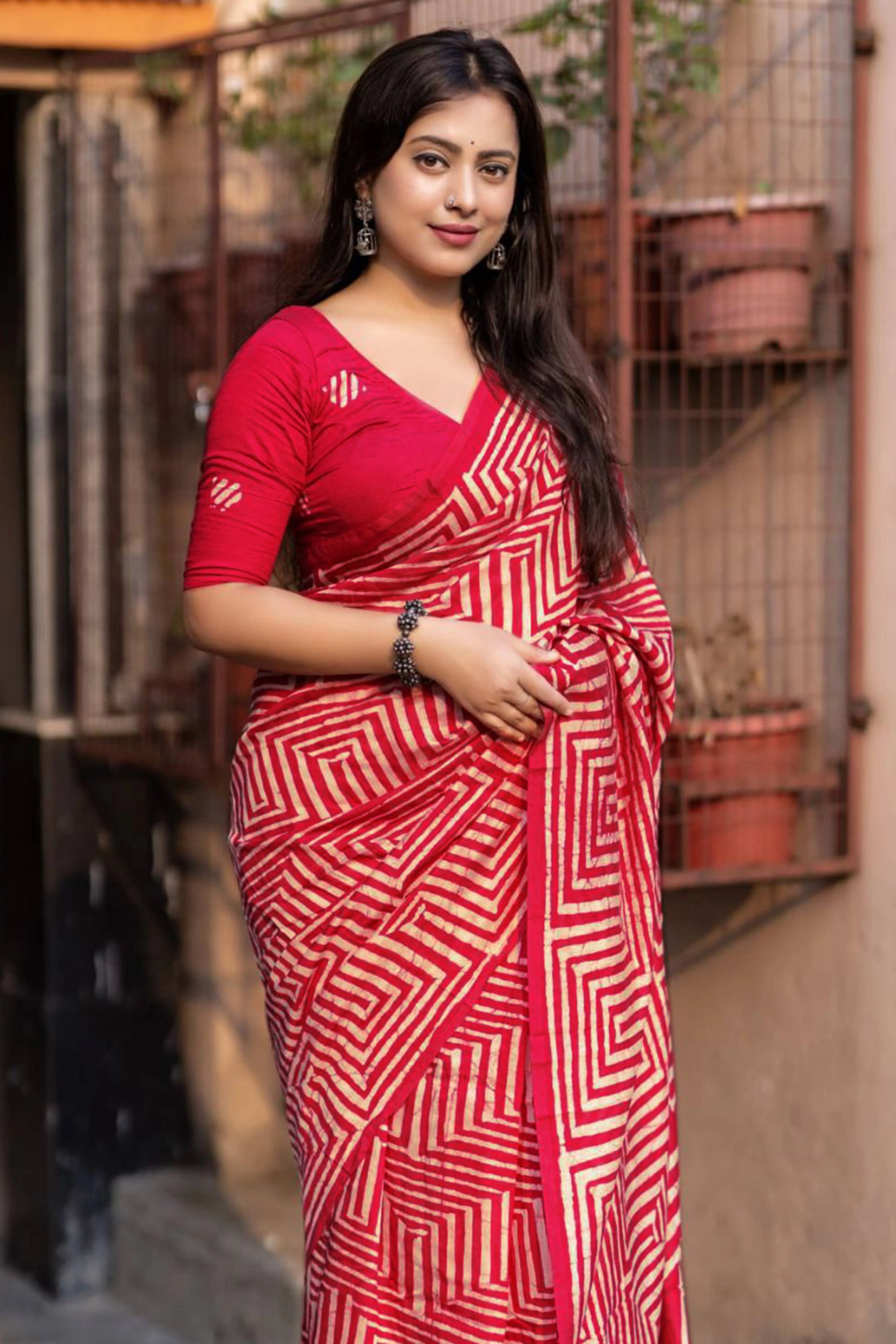 Rani Pink Digital Printed Linen Cotton Saree - Image 5