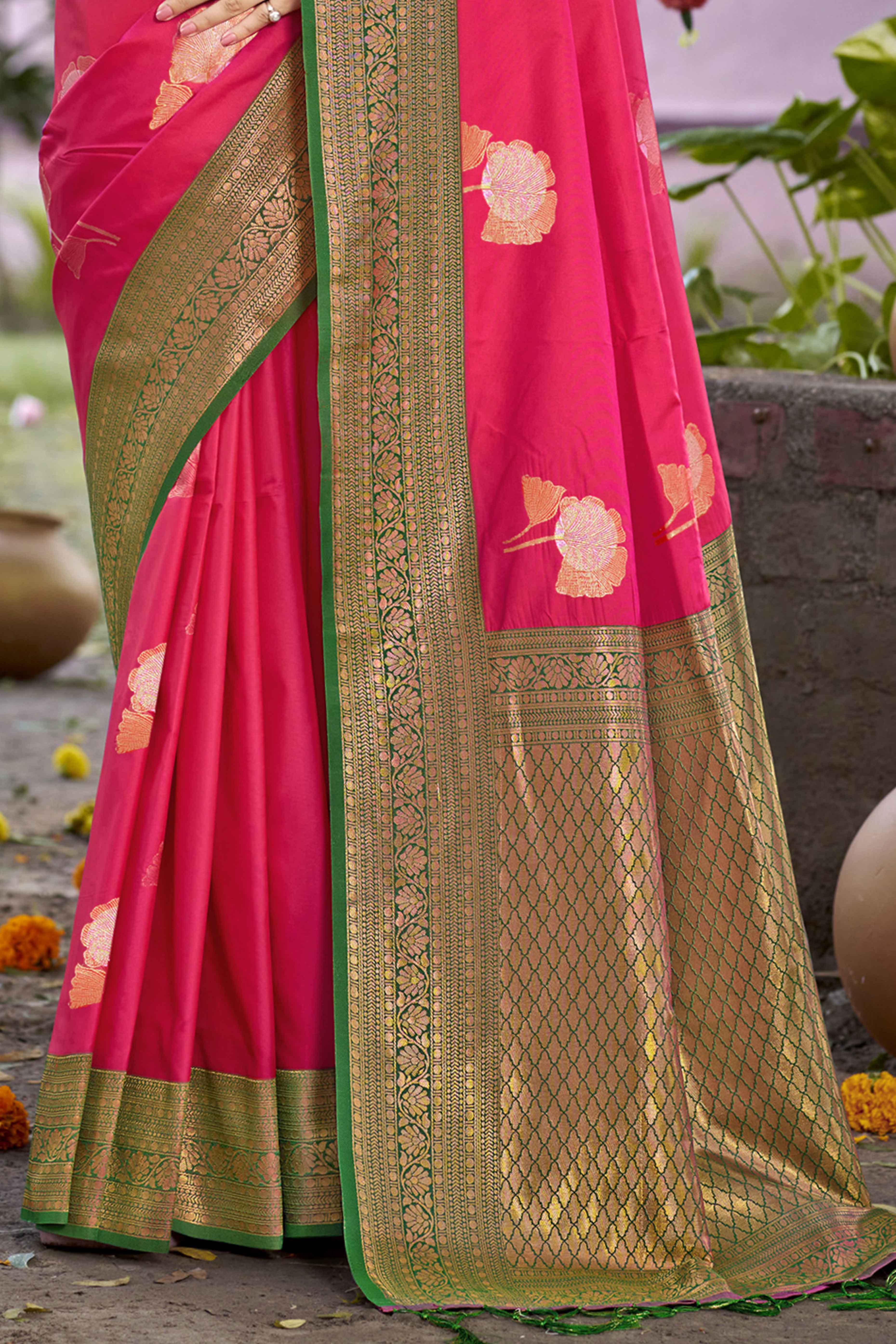 Rani Pink Floral Woven Banarasi Silk Saree With Tassels - Image 4