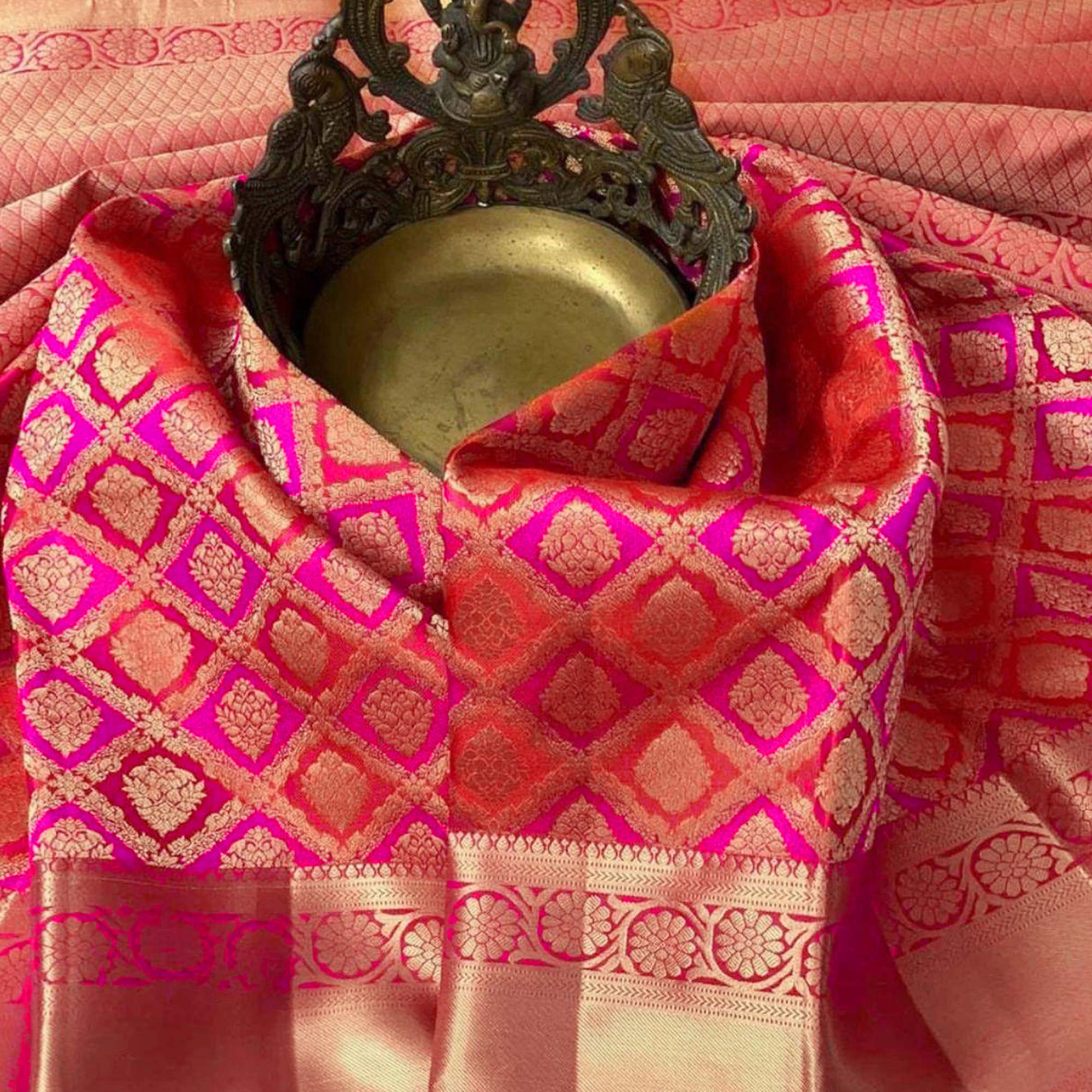 Rani Pink Floral Woven Lichi Banarasi Silk Saree - Image 6