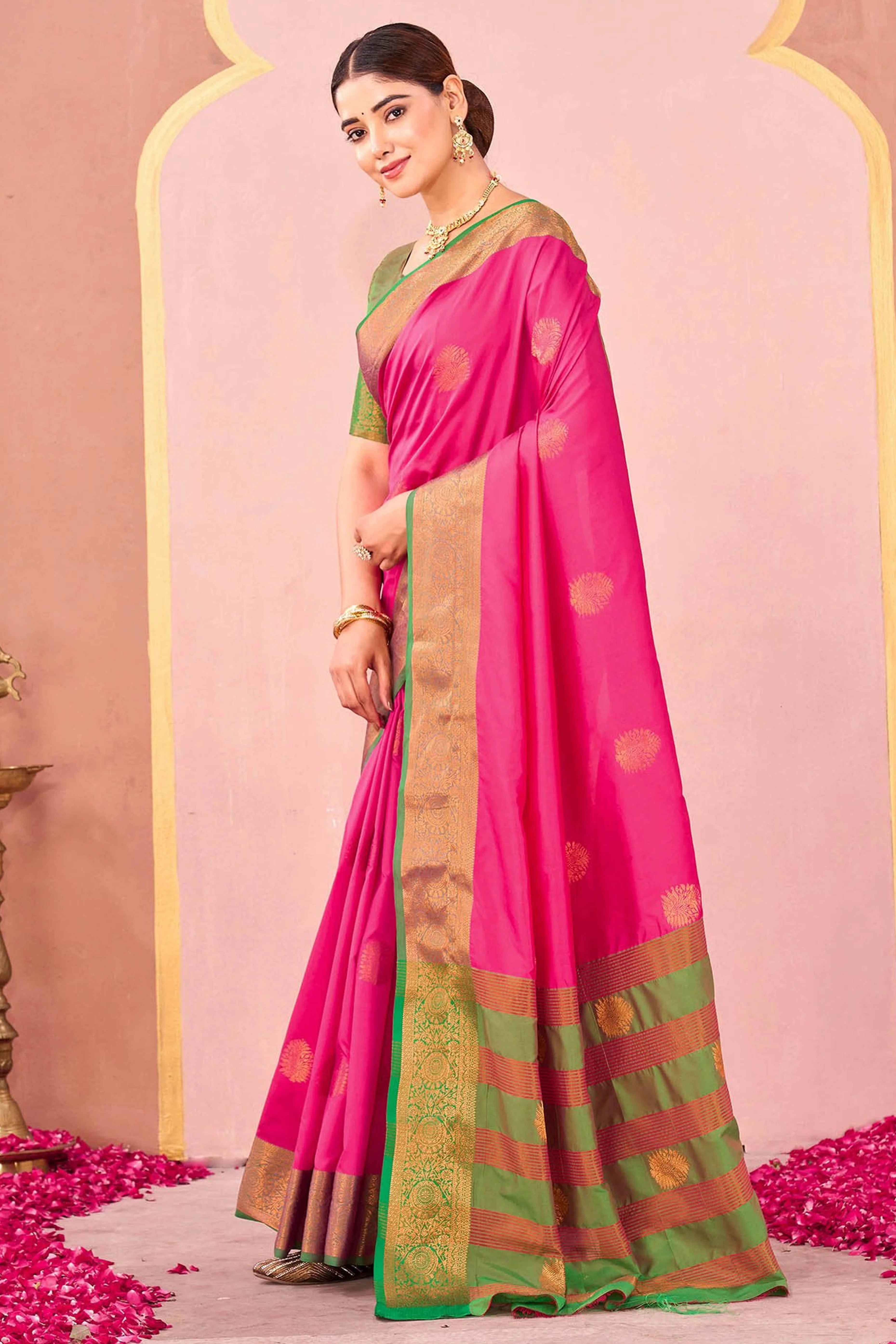 Rani Pink Silk Blend Saree Adorned With Zari Woven Floral & Paisley Design - Image 4