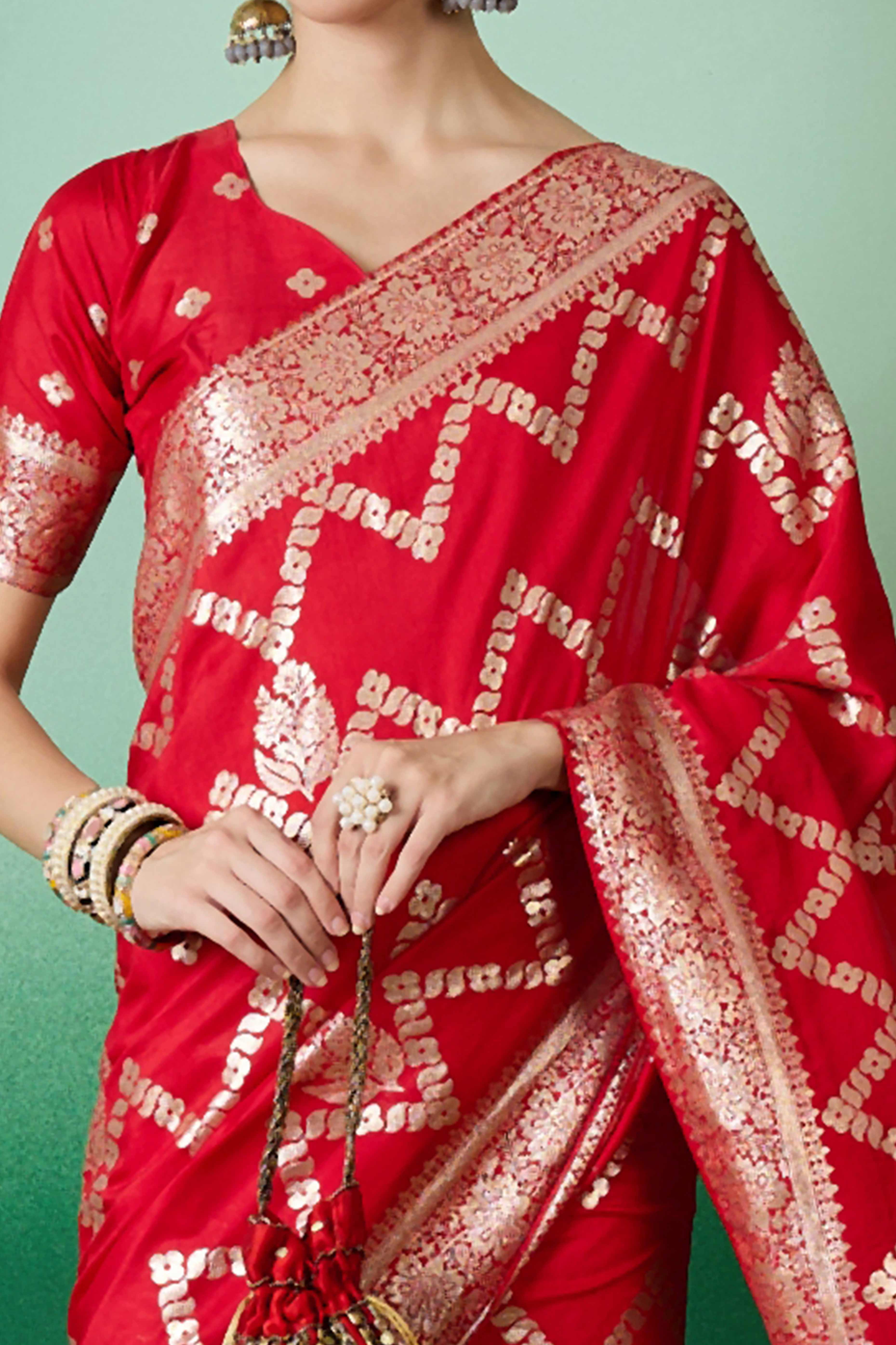 Red Cotton Blend Jacquard Saree Adorned With Floral Weaving & Graceful Tassel Pallu - Image 2