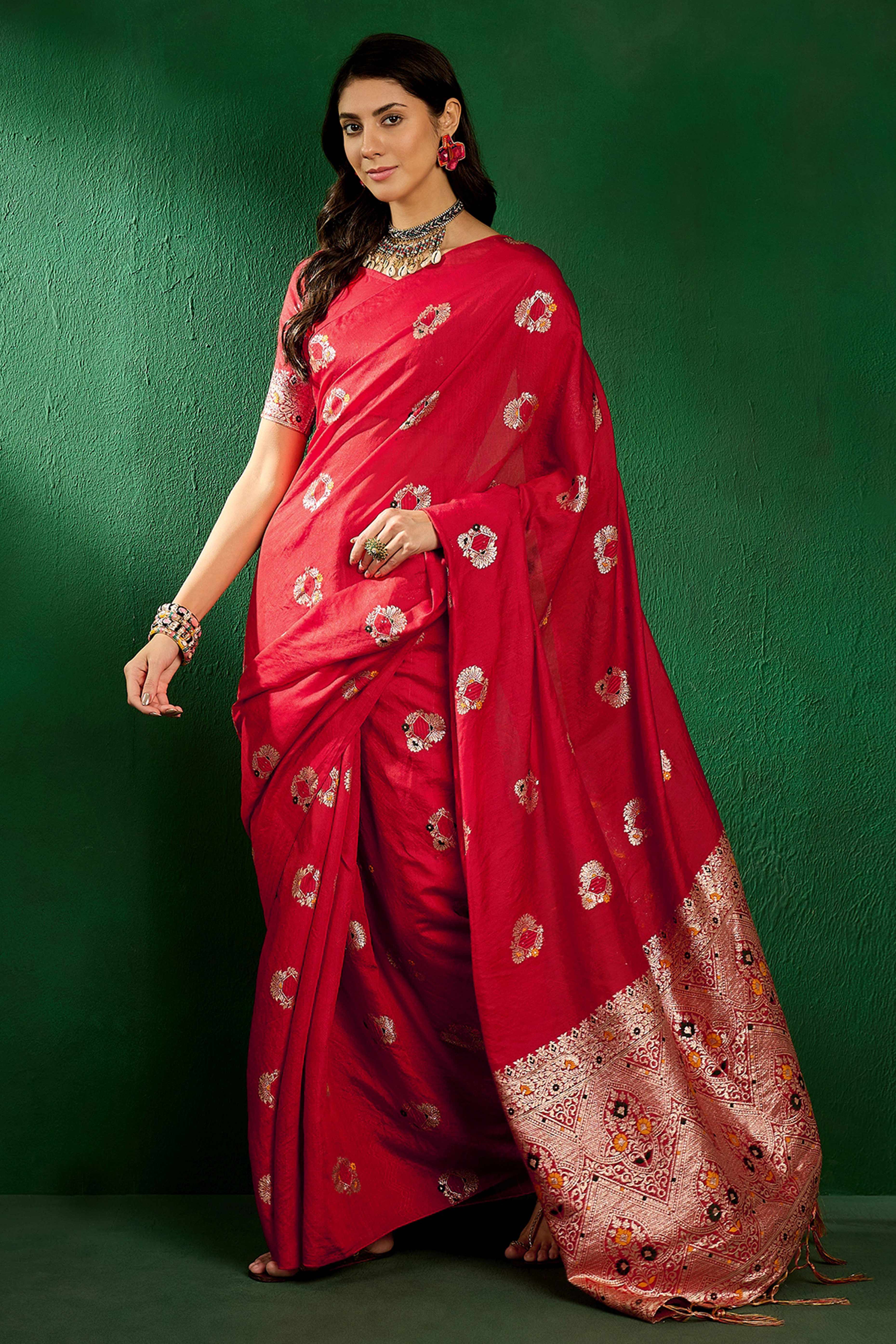 Red Cotton Blend Meena Jacquard Saree Enhanced With Floral Weaving & Graceful Tassel Pallu - Image 3