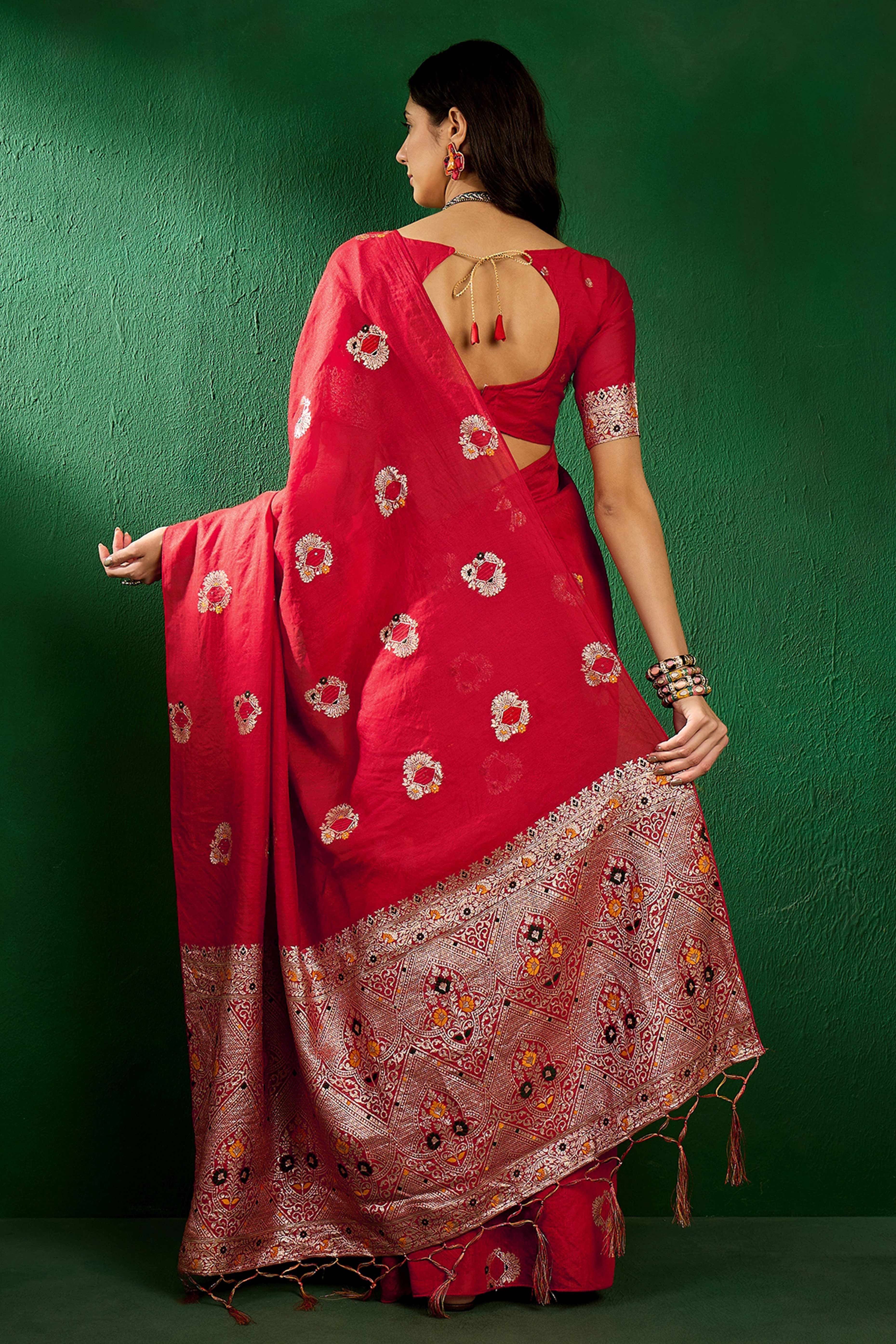 Red Cotton Blend Meena Jacquard Saree Enhanced With Floral Weaving & Graceful Tassel Pallu - Image 4