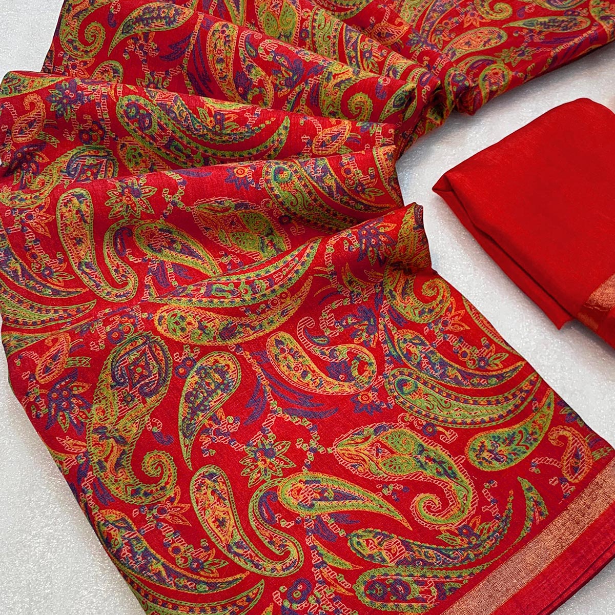 Red Cotton Blend Saree with Ethnic Kashmiri-Inspired Paisley Design - Image 2