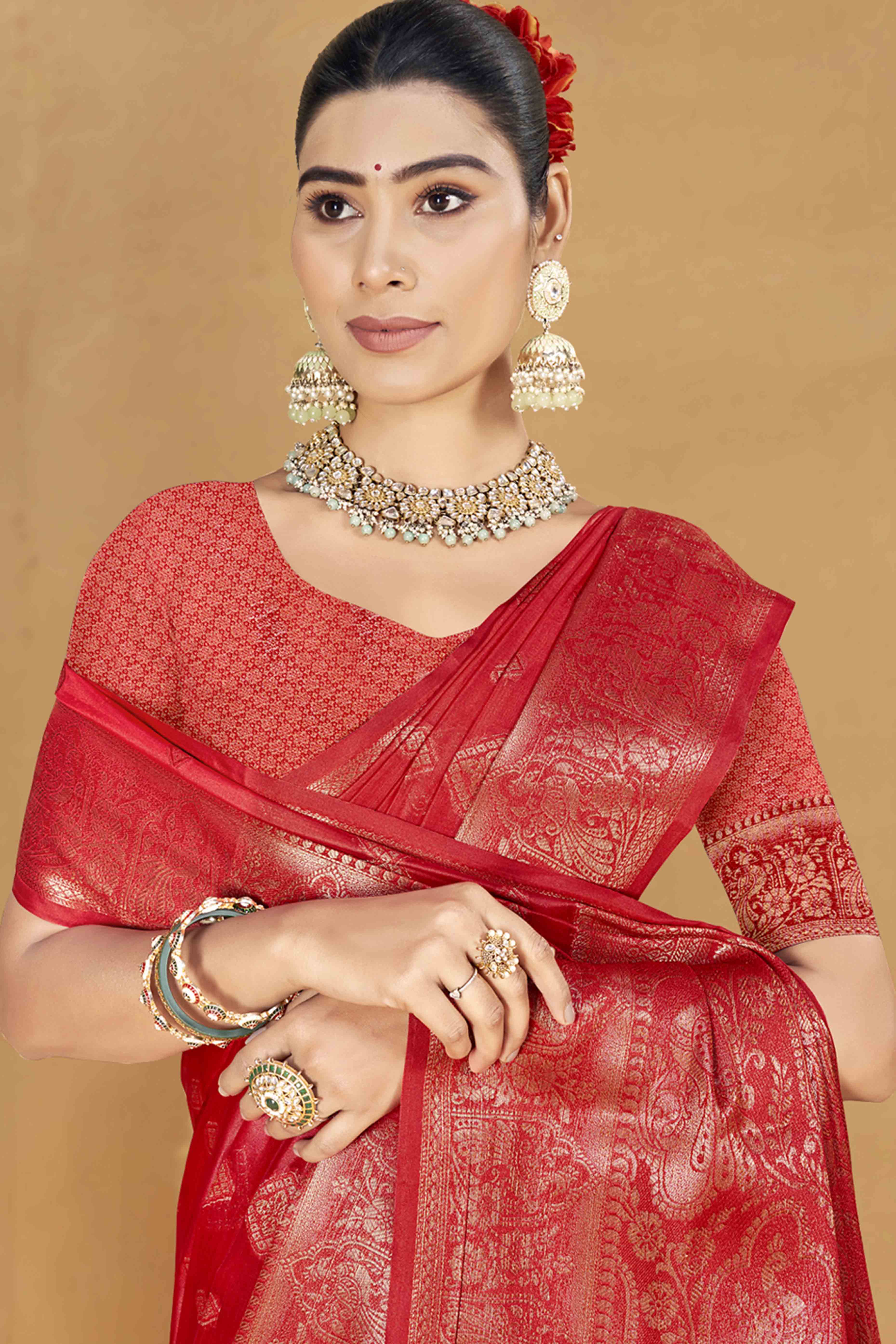 Red Floral & Peacock Pattern Zari Woven Banarasi Silk Saree - Image 3