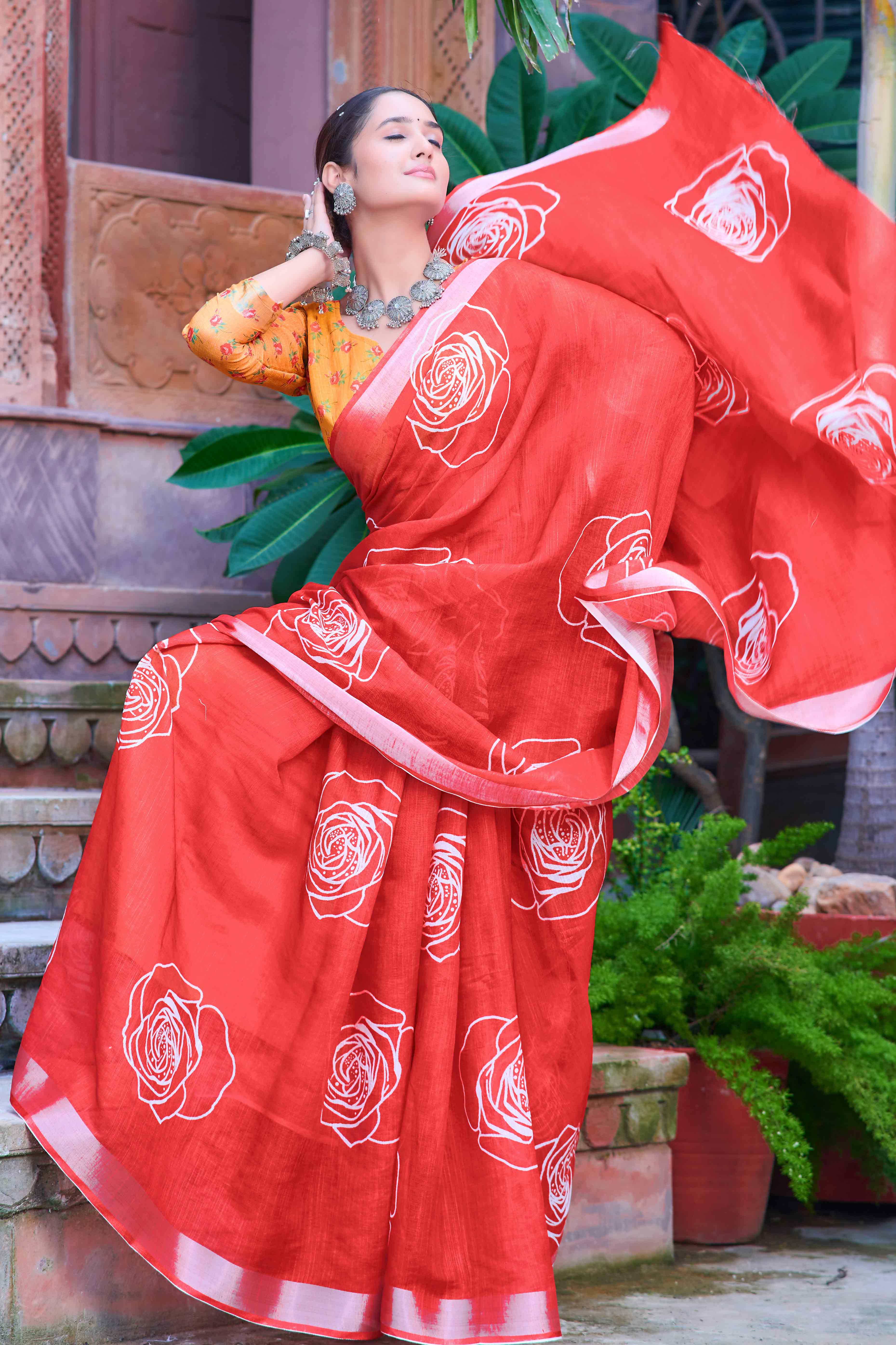 Red Floral Printed Linen Saree - Image 3