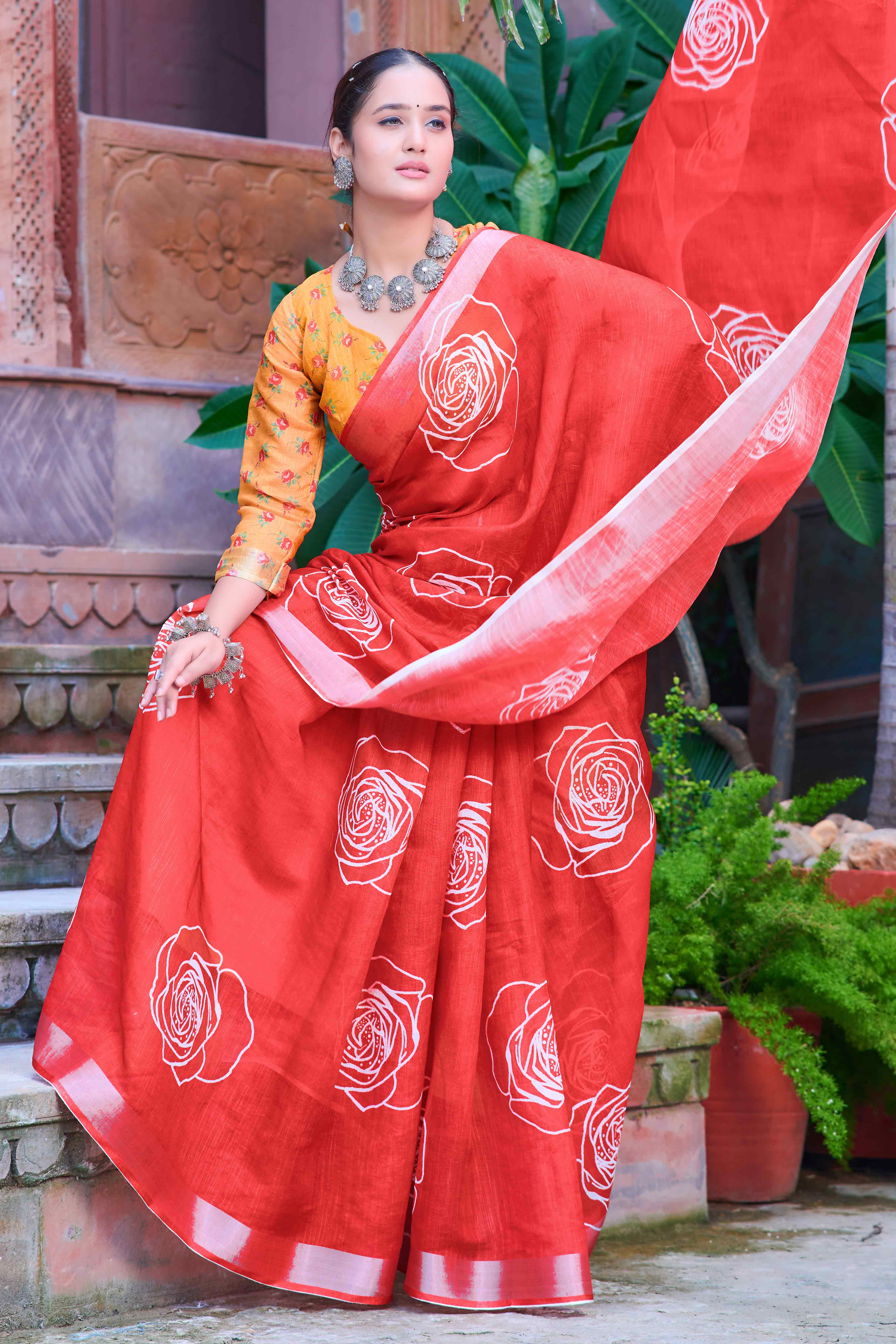 Red Floral Printed Linen Saree - Image 4