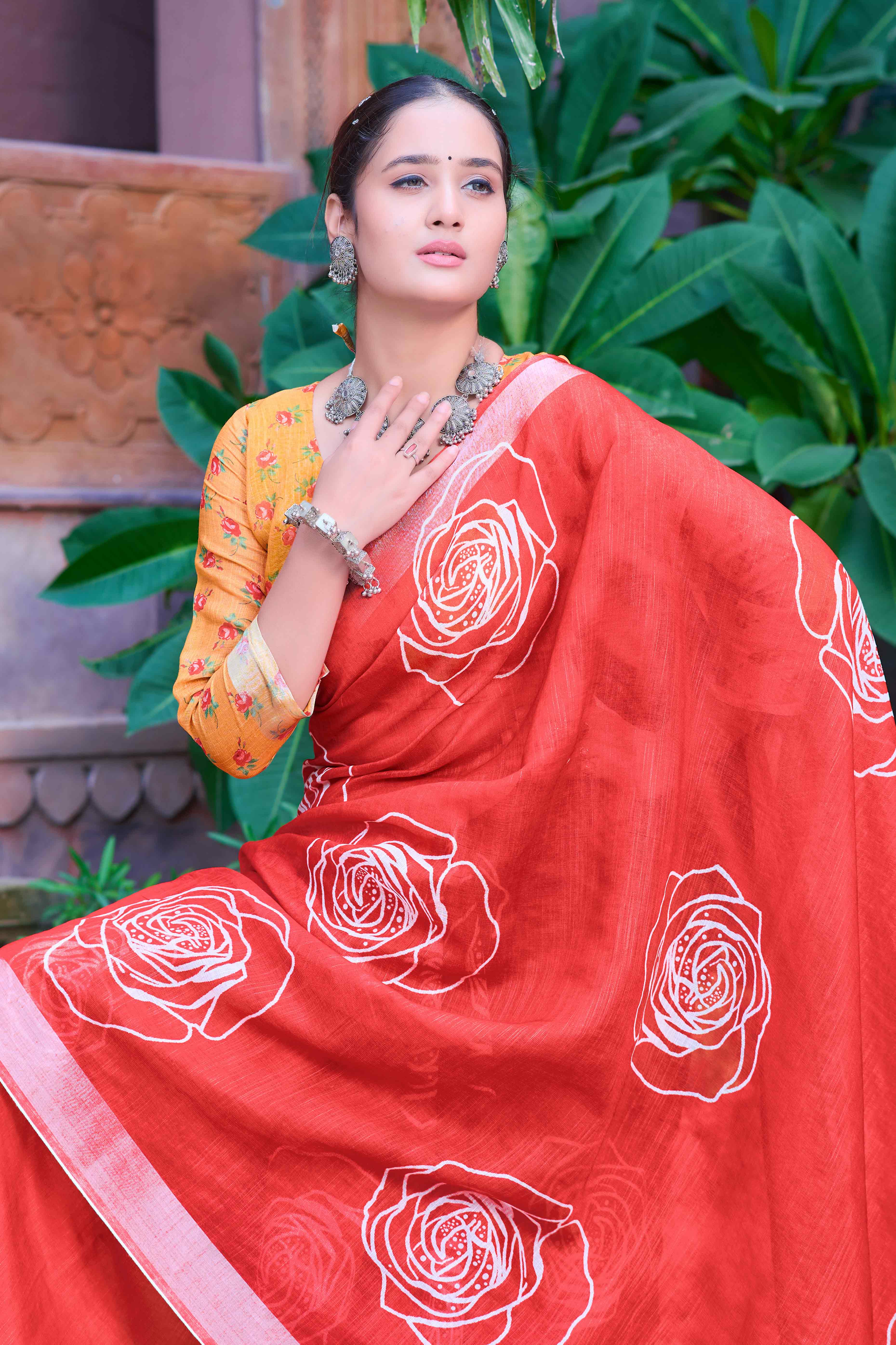 Red Floral Printed Linen Saree - Image 6