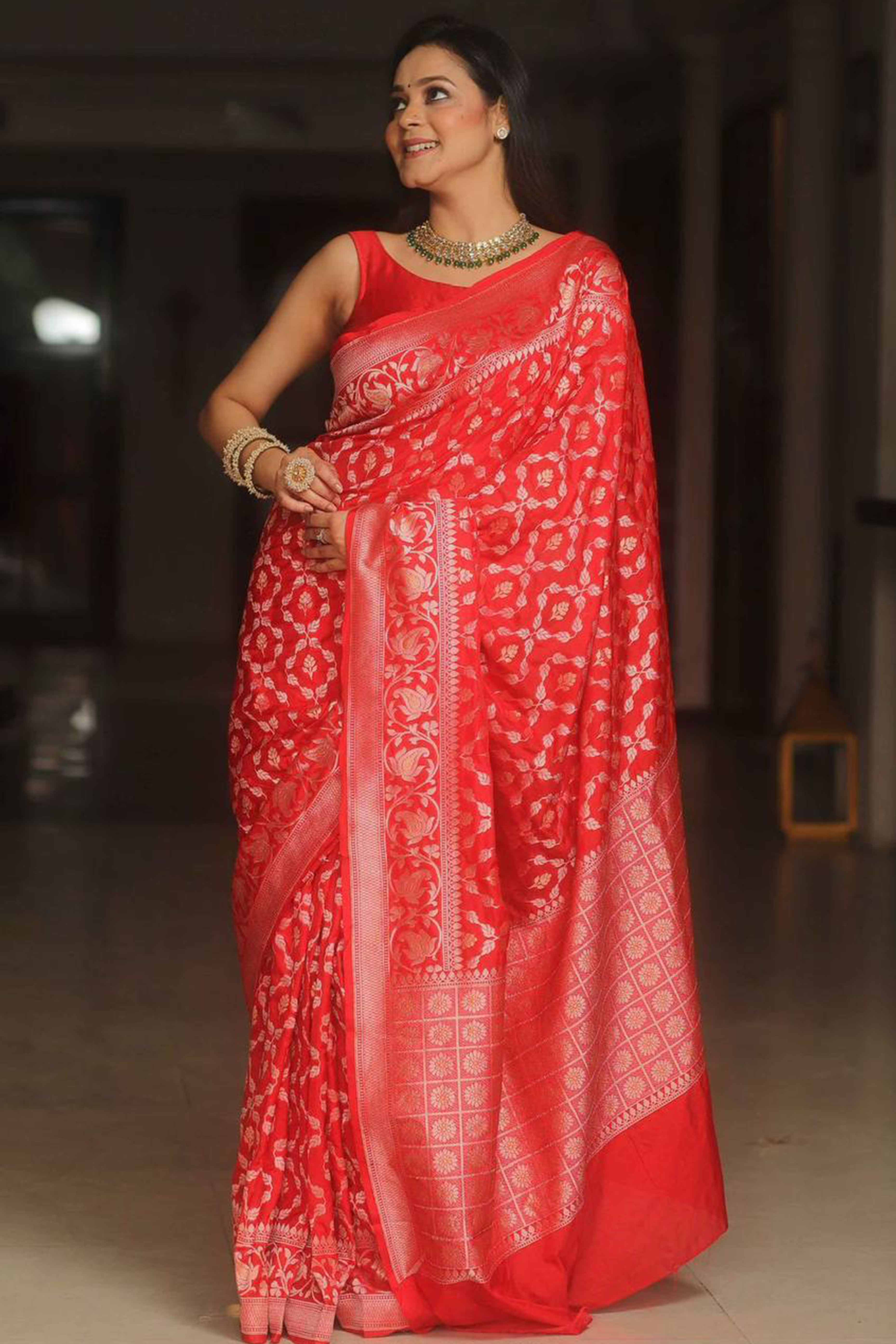 Red Floral Woven Banarasi Silk Saree - Image 3