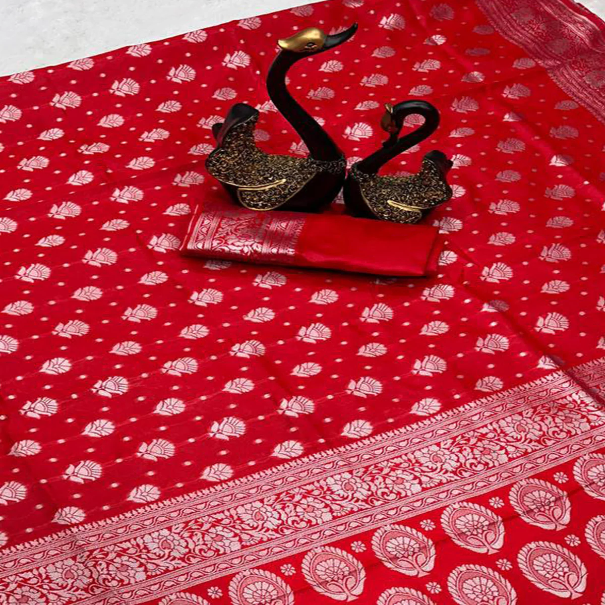 Red Floral Woven Lichi Banarasi Silk Saree - Image 2