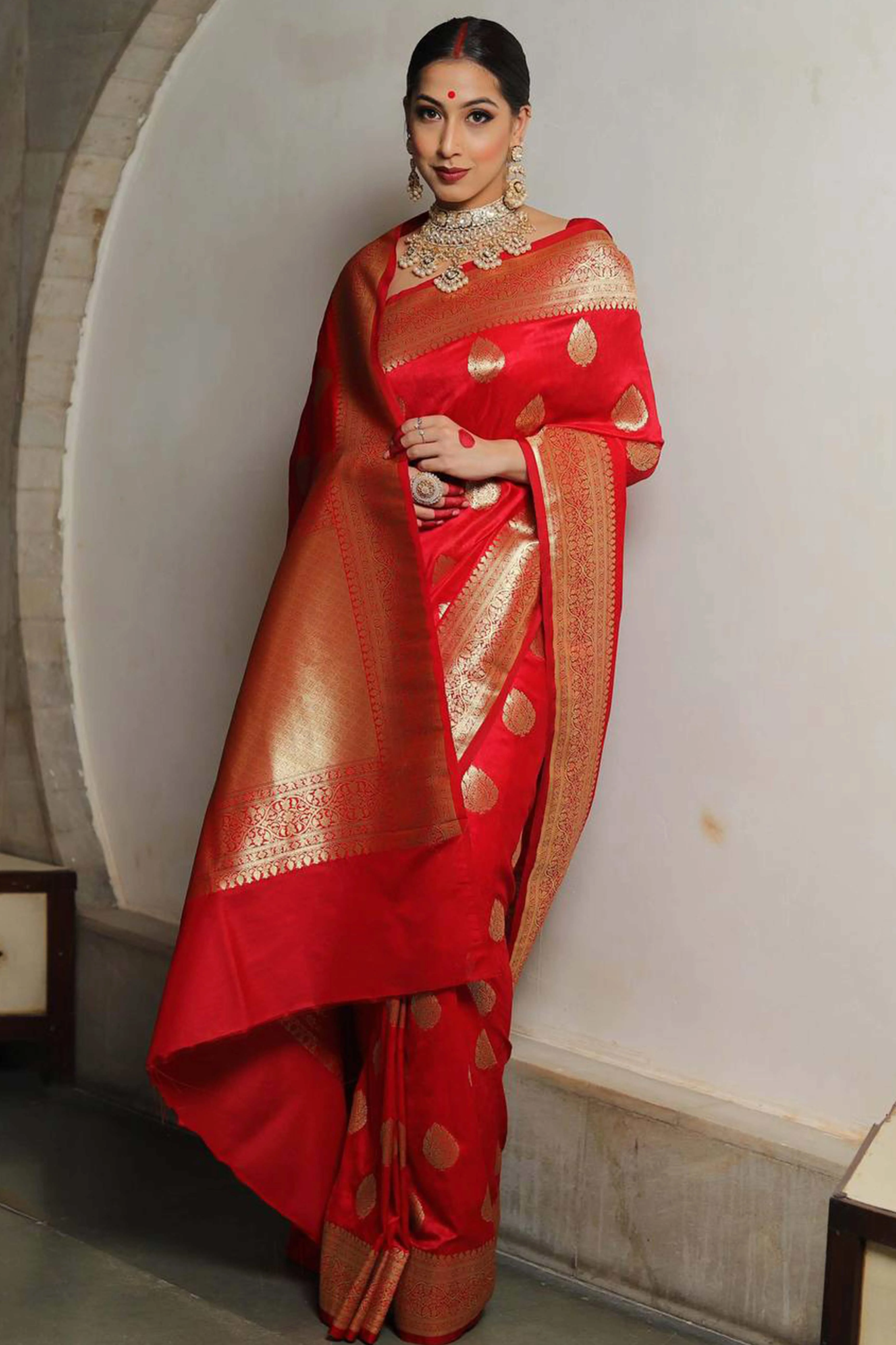Red Floral Woven Lichi Banarasi Silk Saree - Image 4