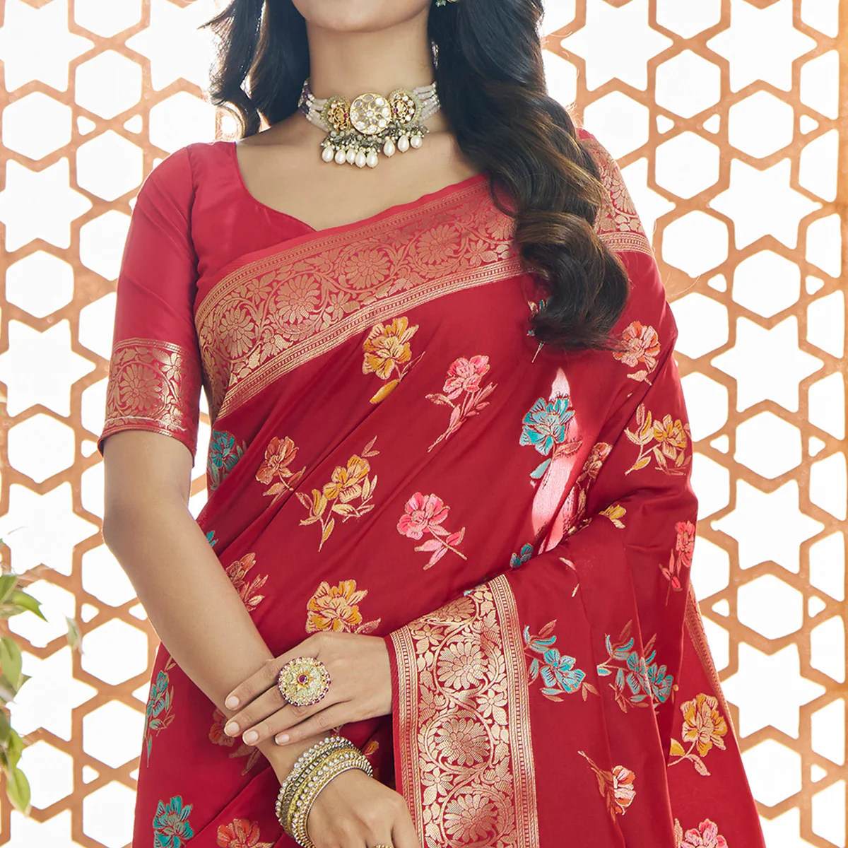 Red Floral Woven Pure Banarasi Silk Saree - Image 3