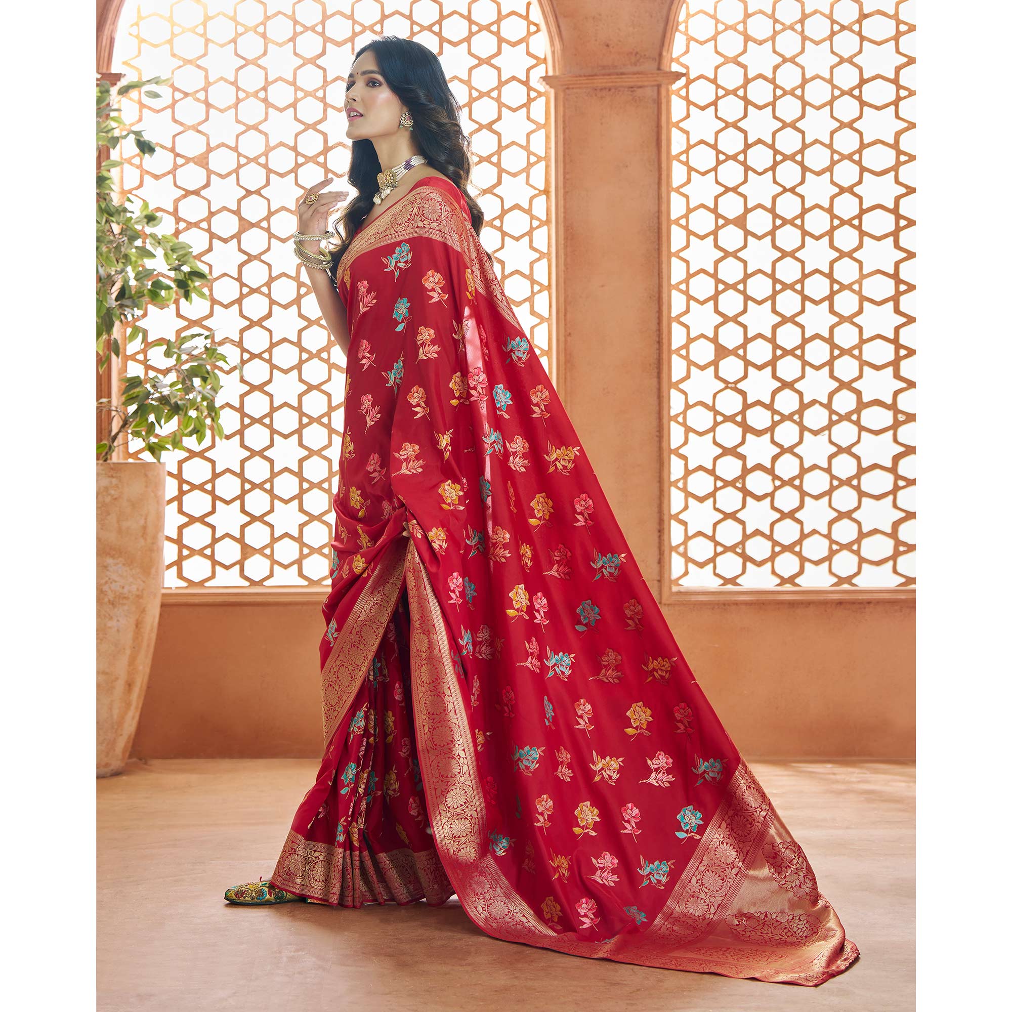 Red Floral Woven Pure Banarasi Silk Saree - Image 4
