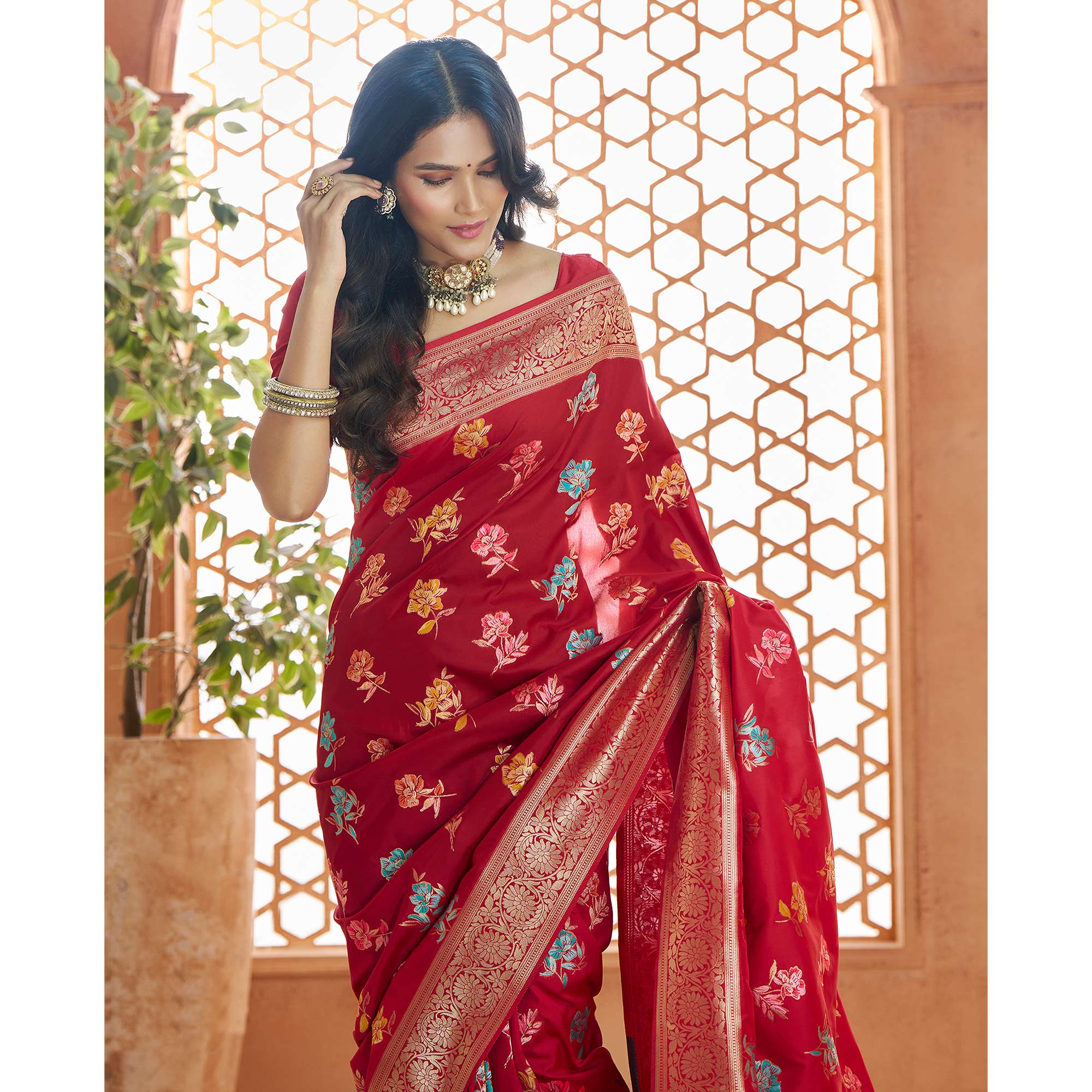 Red Floral Woven Pure Banarasi Silk Saree - Image 5