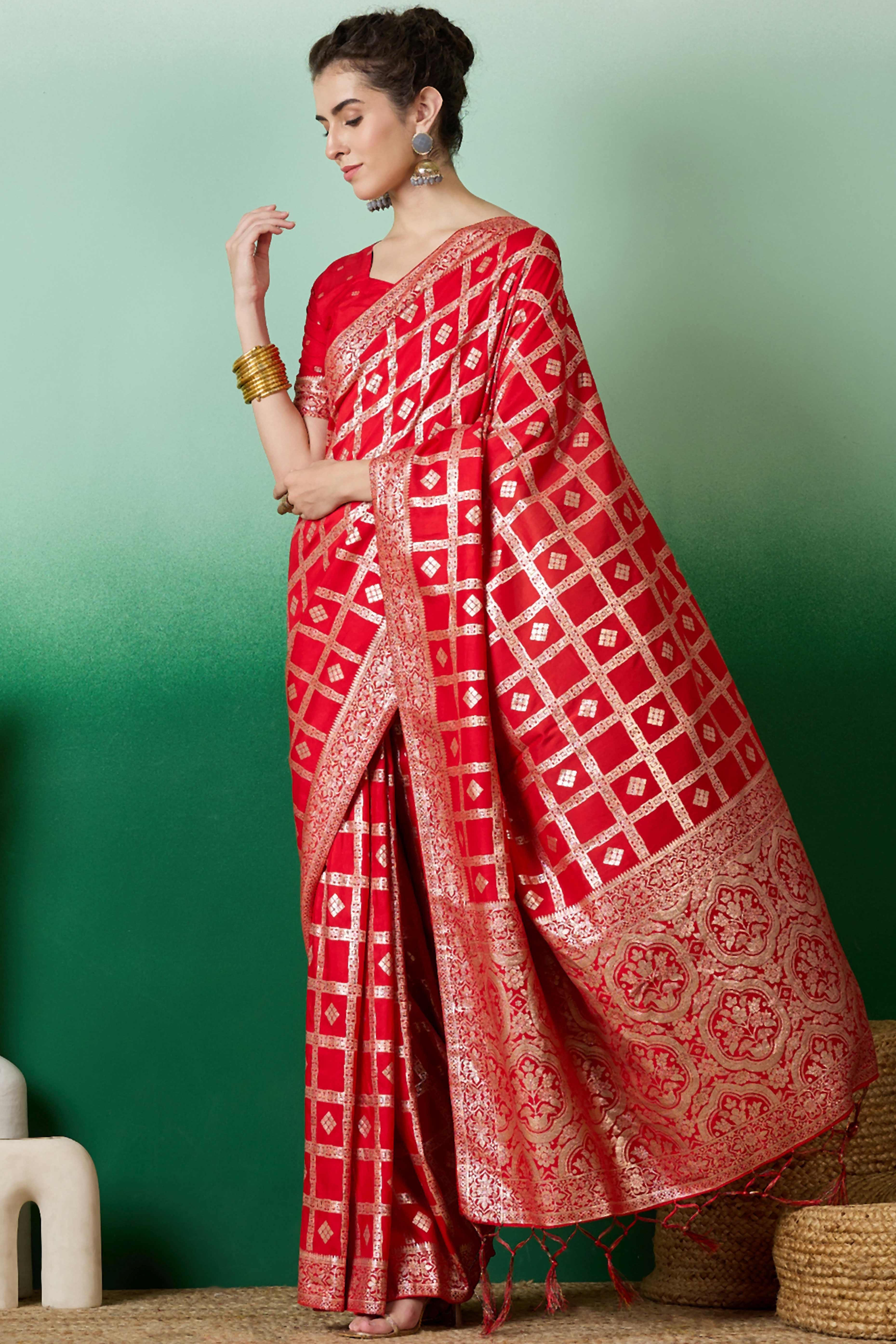 Red Jacquard Saree In Cotton Blend Featuring Elegant Floral Weaving & A Tasselled Pallu - Image 3