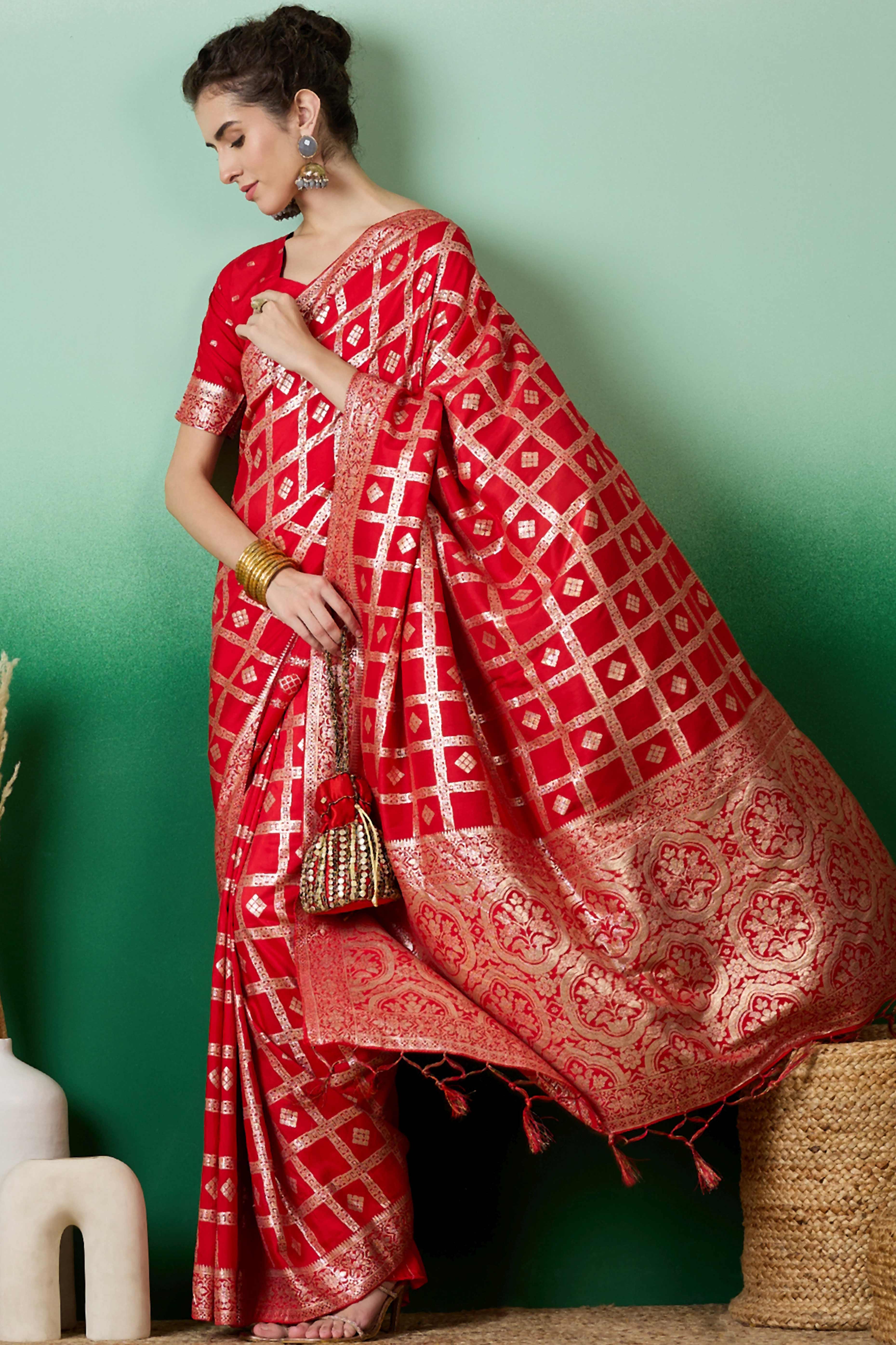 Red Jacquard Saree In Cotton Blend Featuring Elegant Floral Weaving & A Tasselled Pallu - Image 4