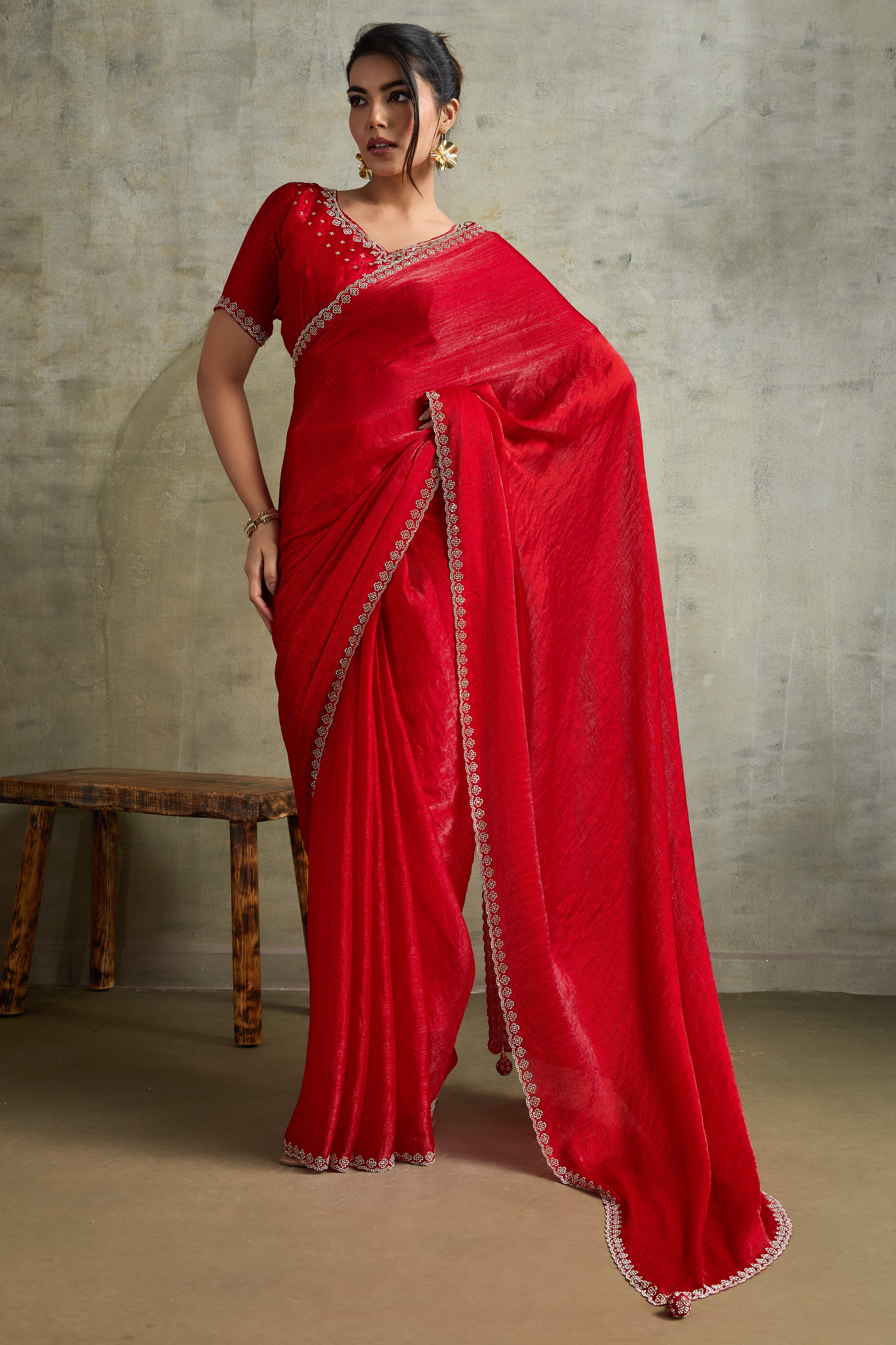 Red Solid Chiffon Saree With Sparkling Zarkan Border & Latkan Pallu - Image 3
