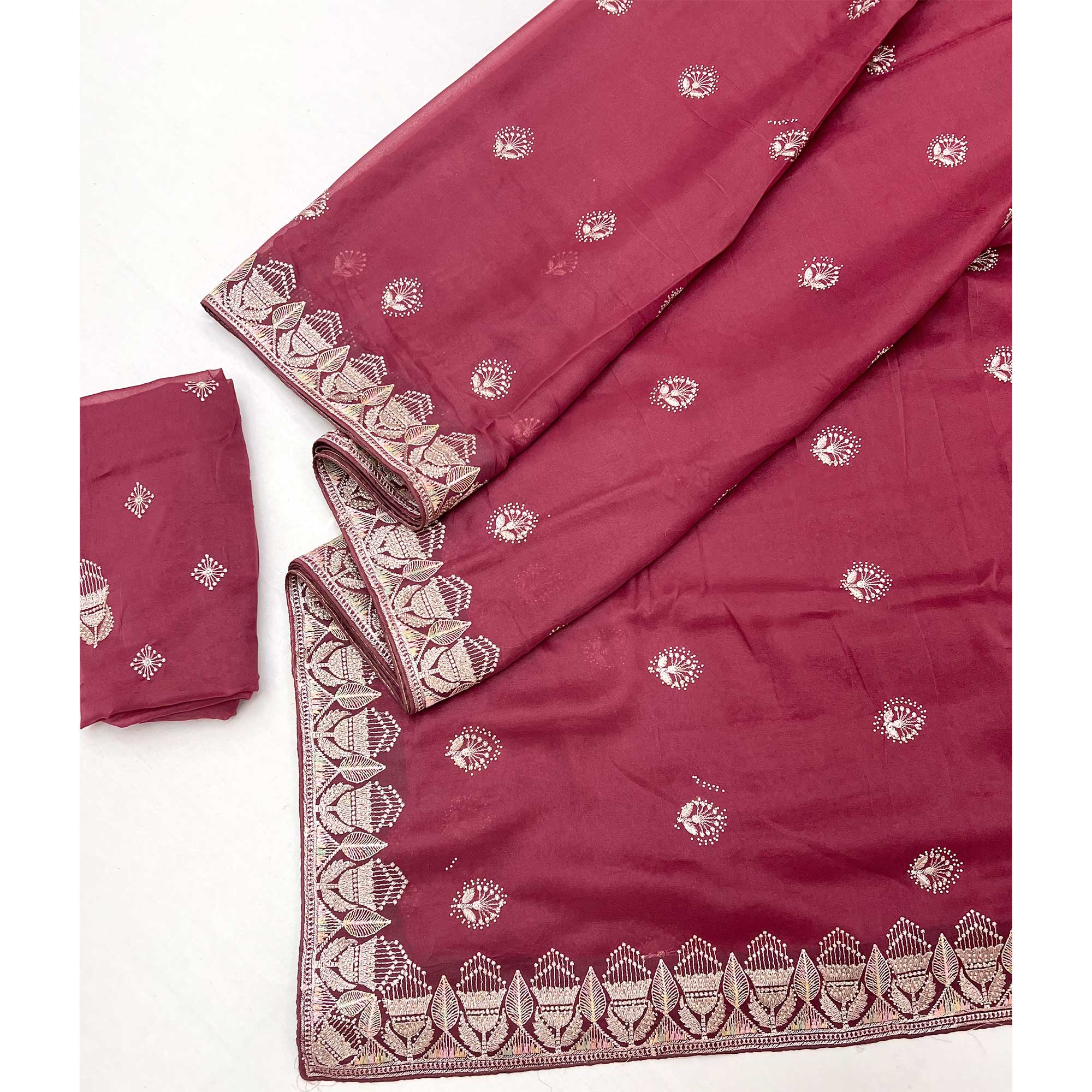 Red Star Georgette Saree with Intricate Floral Embroidery Work - Image 3