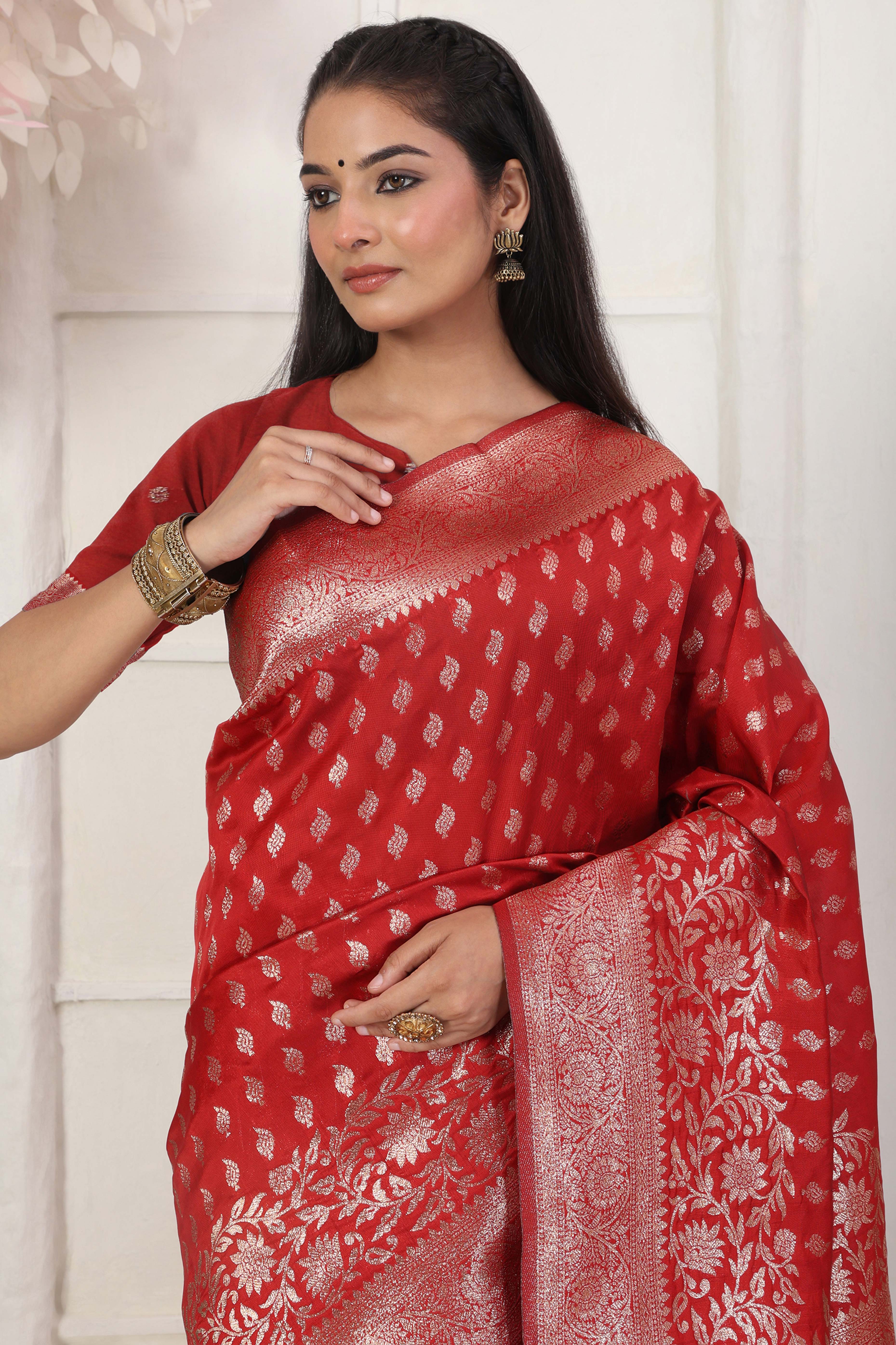 Red Traditional Lichi Silk Blend Saree Enhanced With Floral Zari Weaving & Tassel Pallu - Image 7