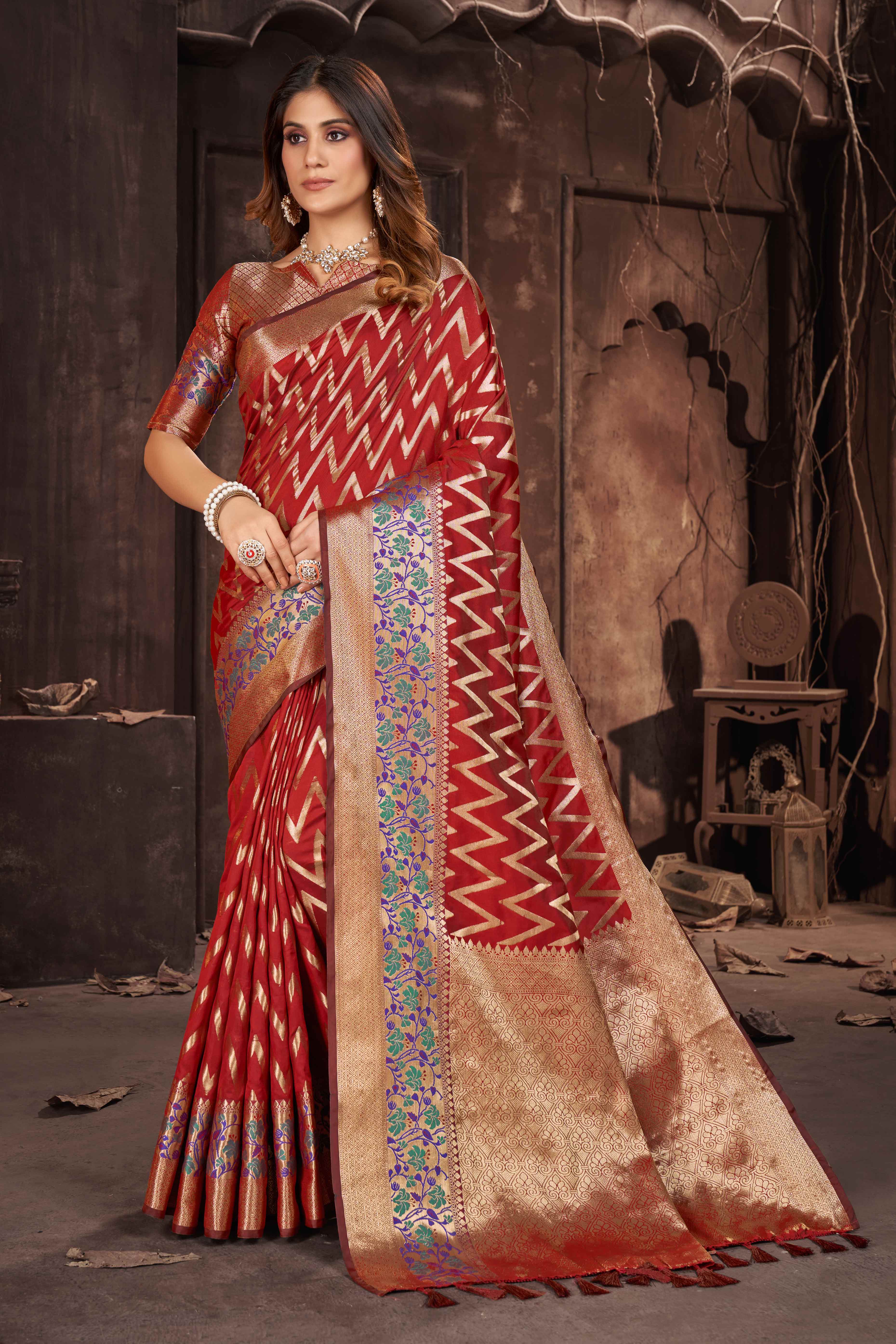 Red Zari Weaving Banarasi Silk Saree - Image 3