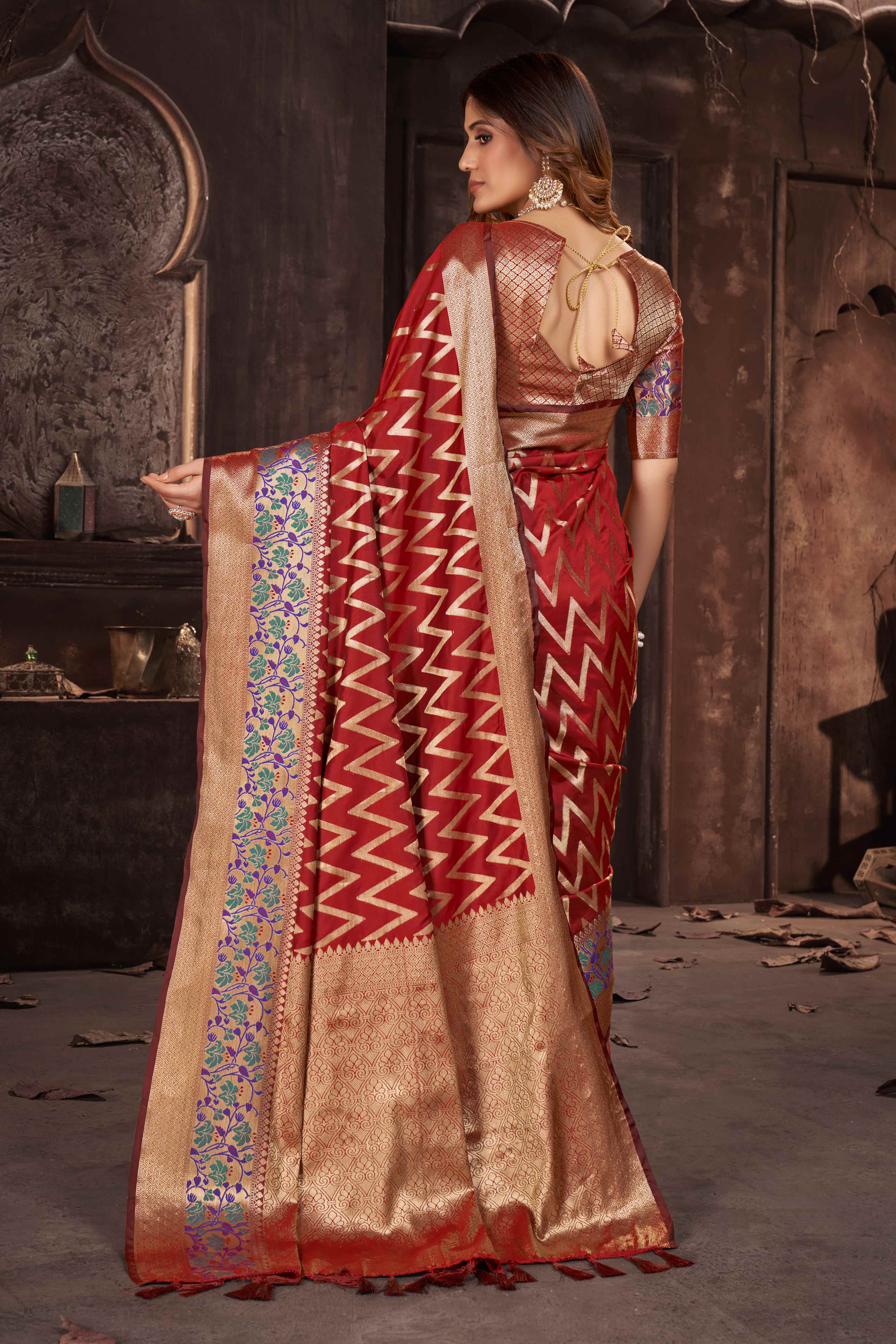 Red Zari Weaving Banarasi Silk Saree - Image 6