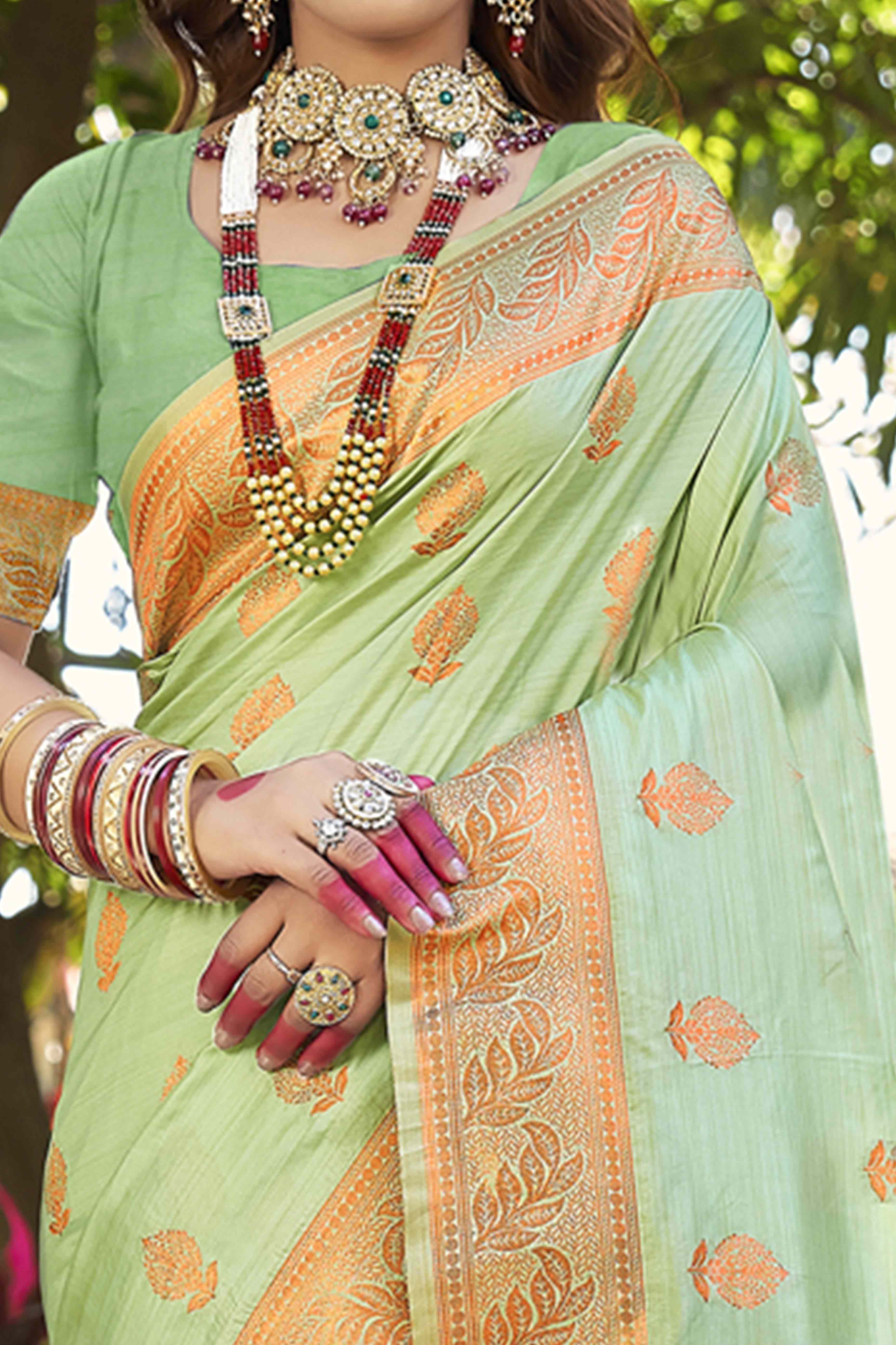 Refreshing Floral Zari Woven Banarasi Silk Saree In Green - Image 2