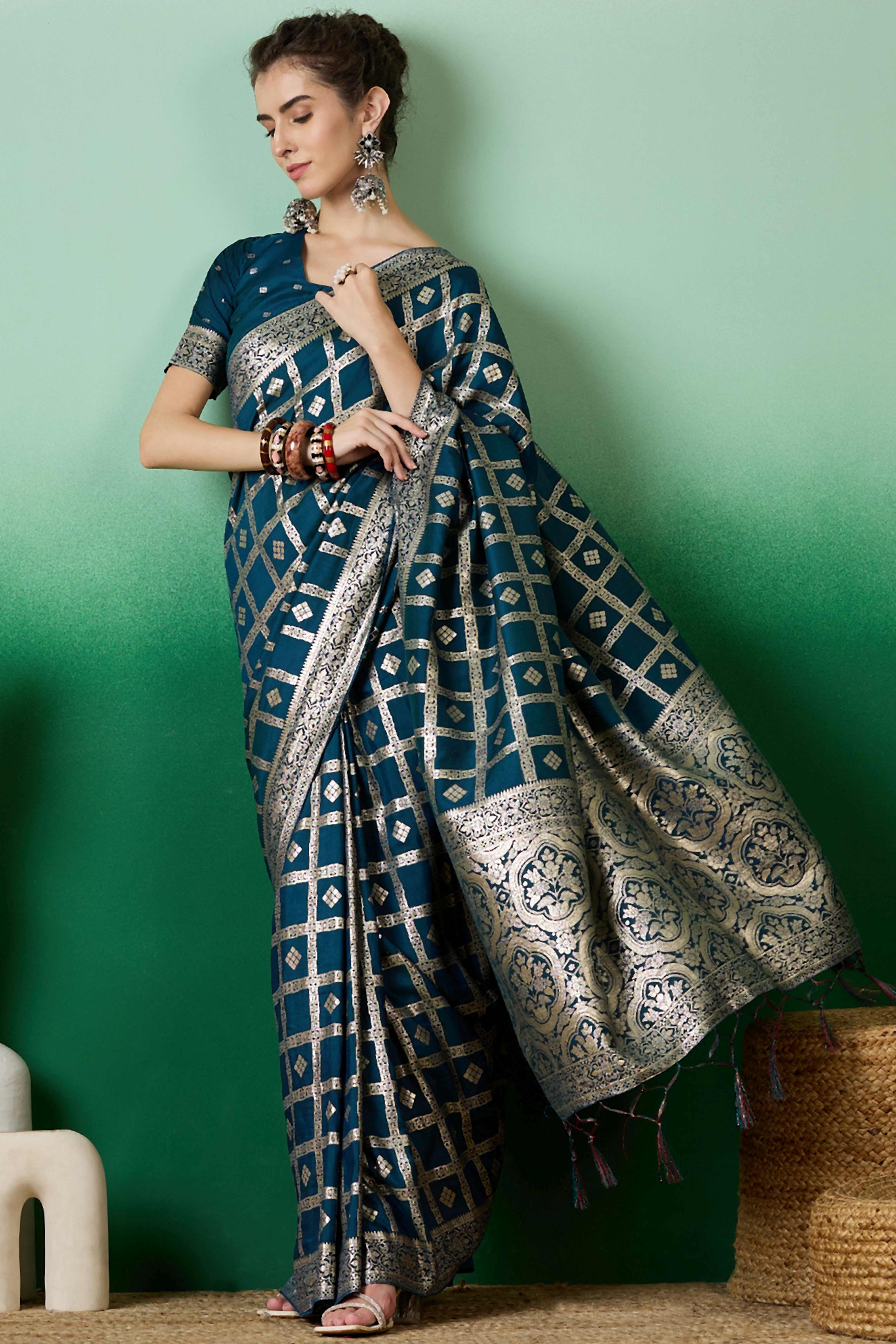 Rich Teal Blue Jacquard Saree In Cotton Blend Featuring Elegant Floral Weaving & A Tasselled Pallu - Image 3