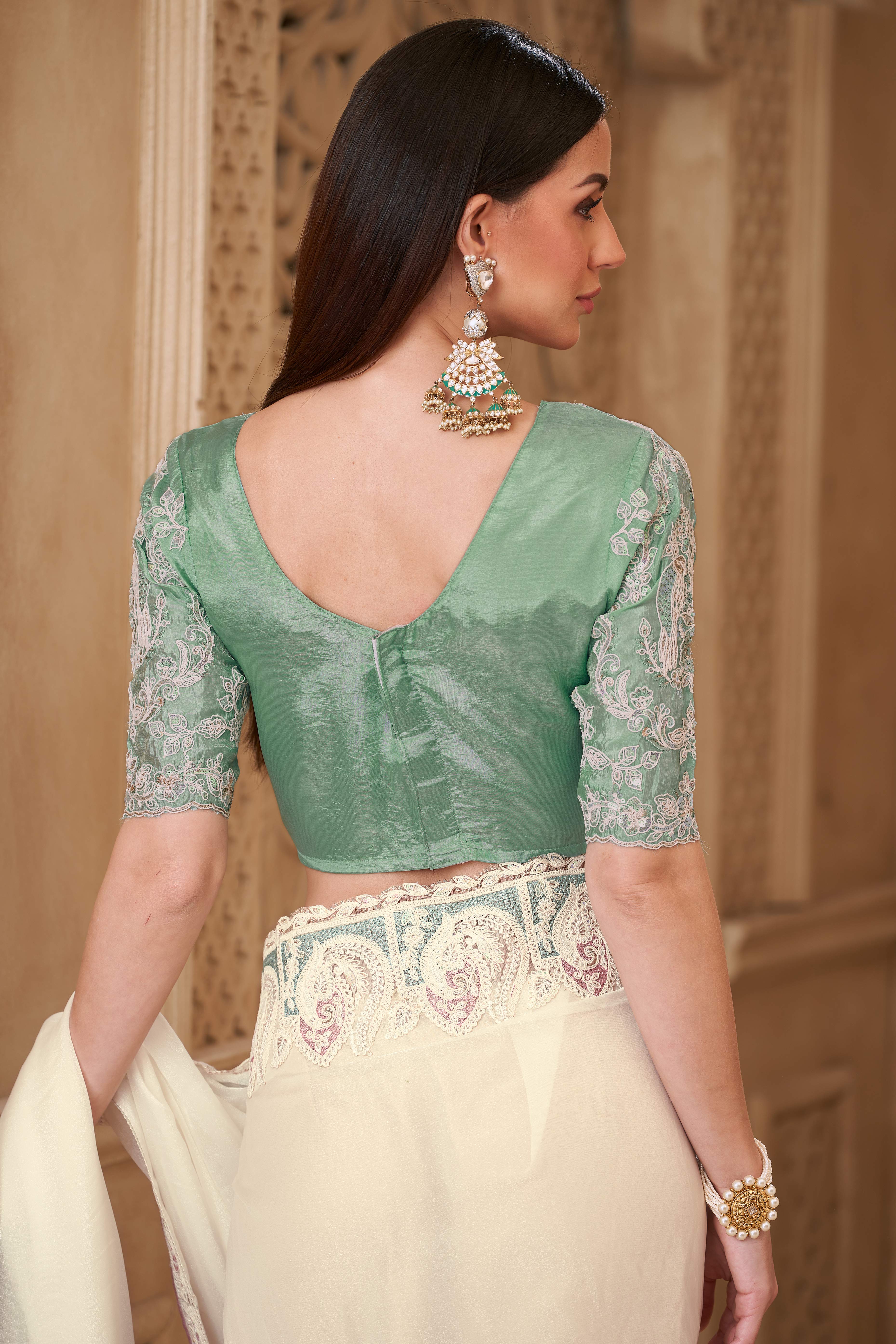 Shimmering Cream Georgette Saree with Graceful Thread Embellishment and Sequins - Image 4