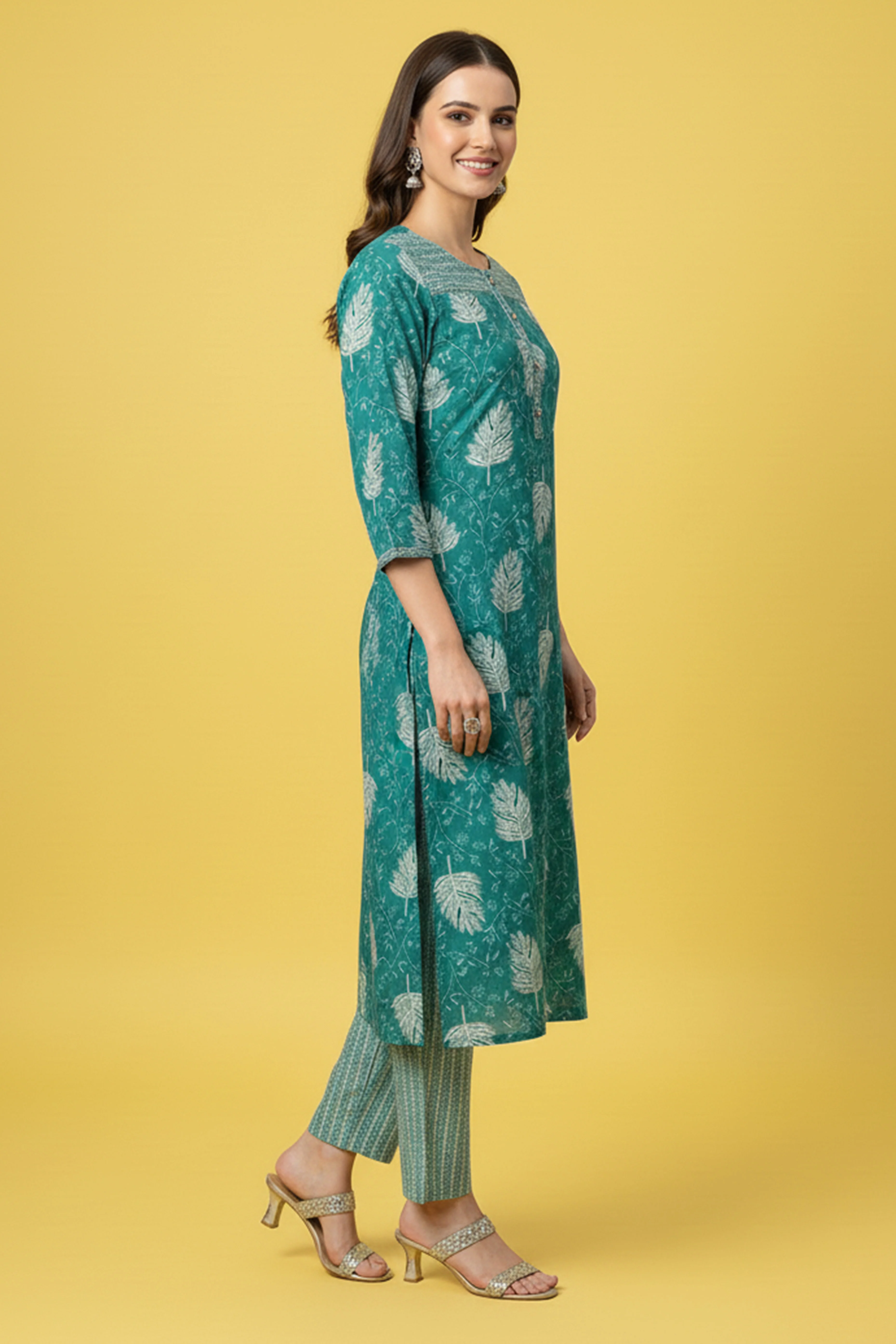 Sky Blue Rayon Straight Suit Set with Subtle Floral Motifs Crafted in Breathable Capsule Rayon - Image 4
