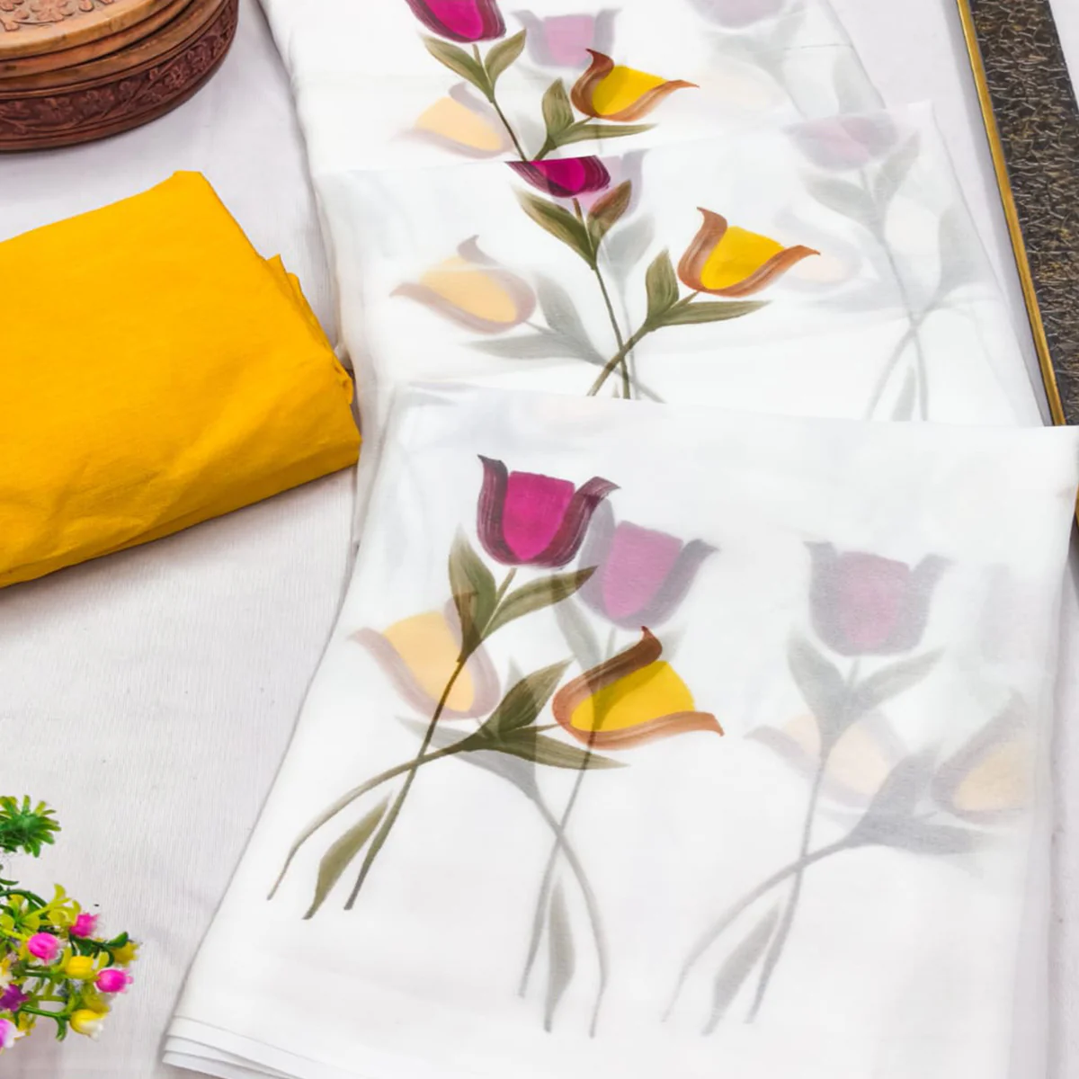 Soft White Floral Georgette Saree Designed for Partywear Looks - Image 2