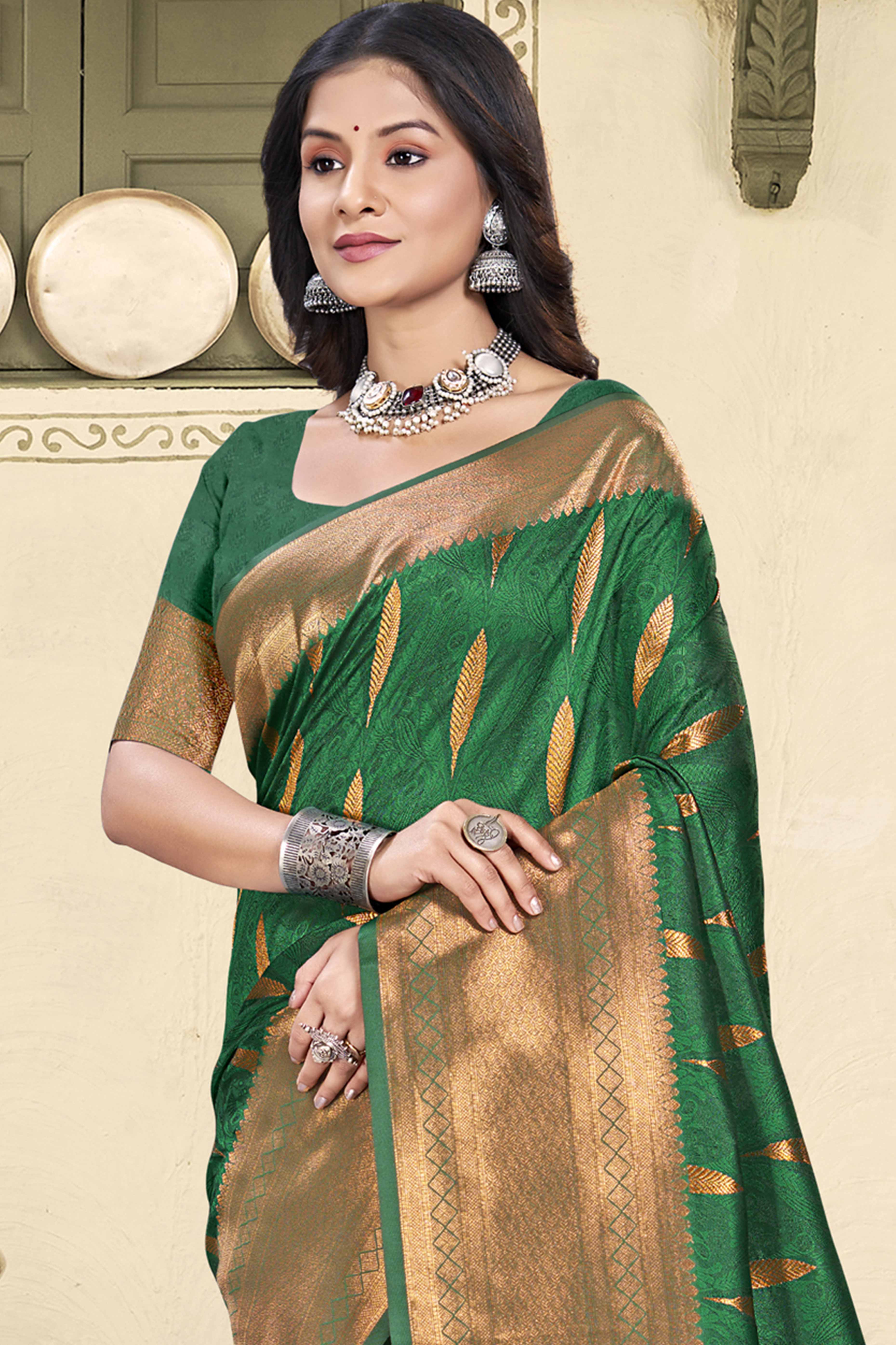 Sophisticated Green Saree In Silk Blend With Floral Zari Weaving & Tassel Pallu - Image 3