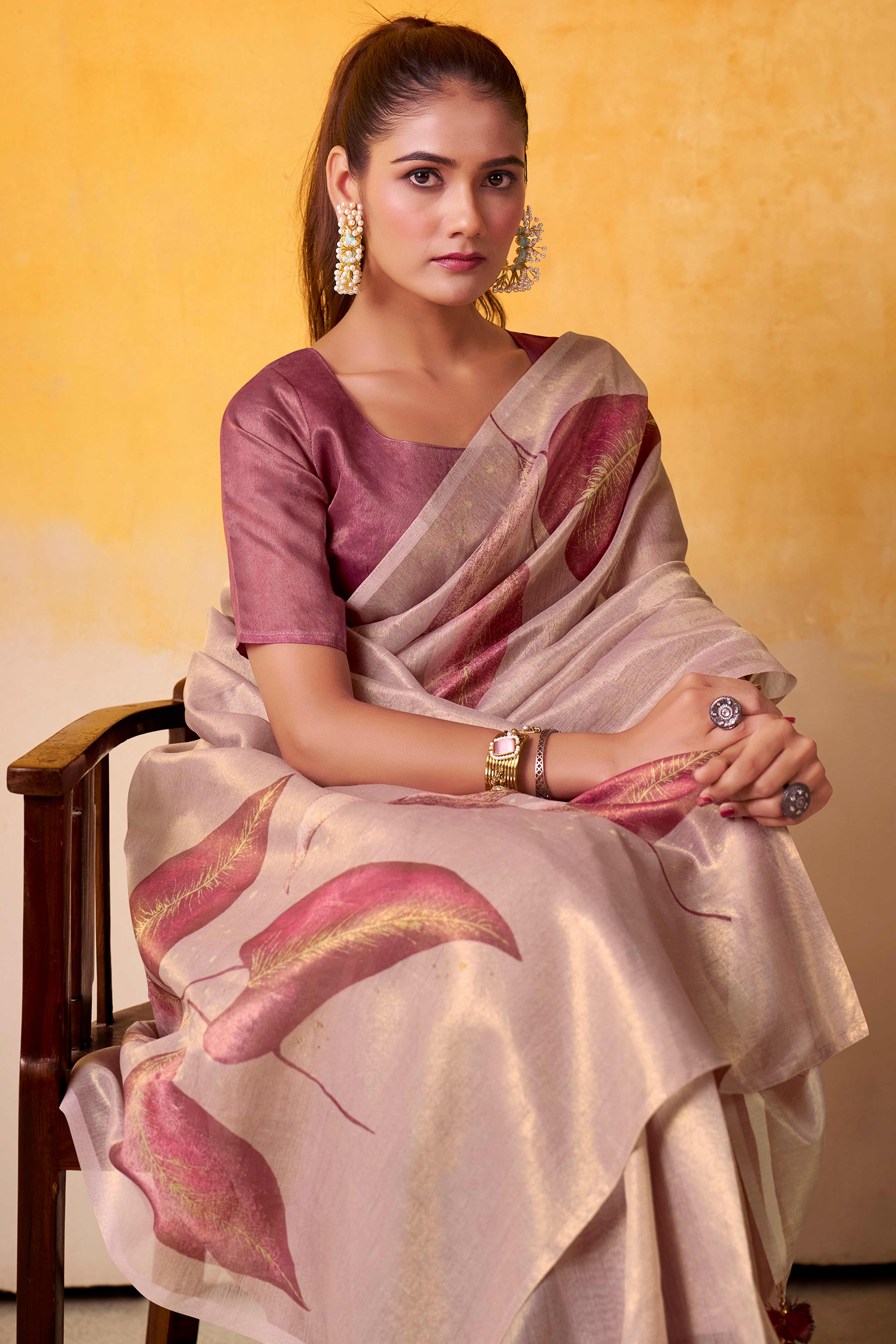 Sophisticated Light Mauve Floral Digital Print Tissue Saree Enhanced With Handmade Tassels - Image 5