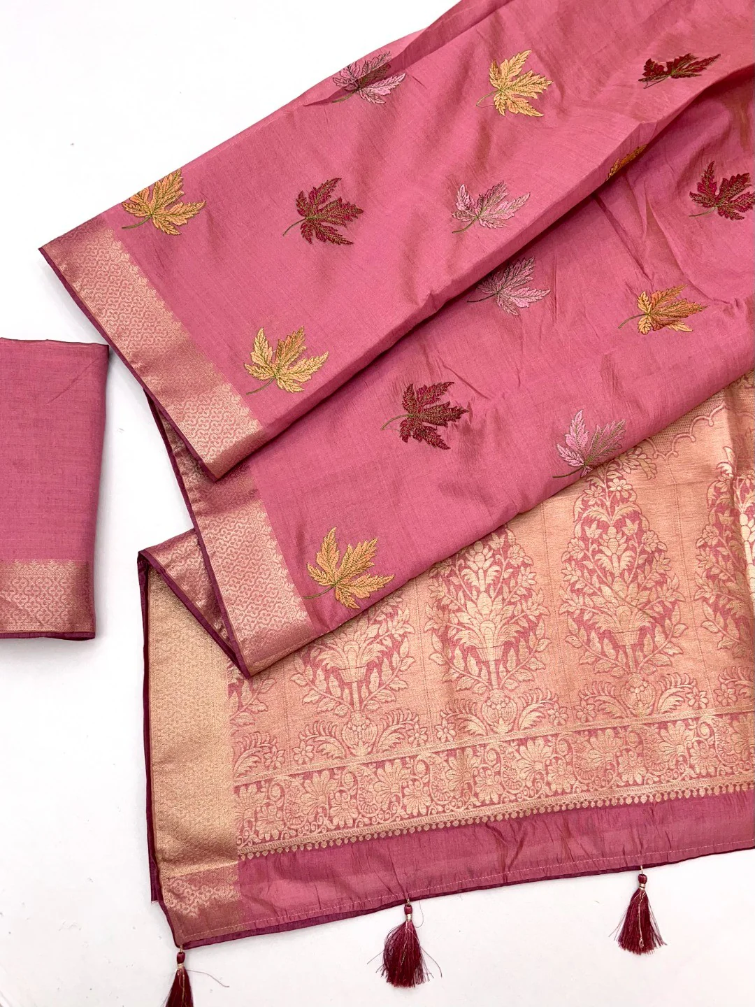 Sophisticated Pink Cotton Blend Saree Enhanced With Leaf Embroidery & Lustrous Zari Weaving - Image 3