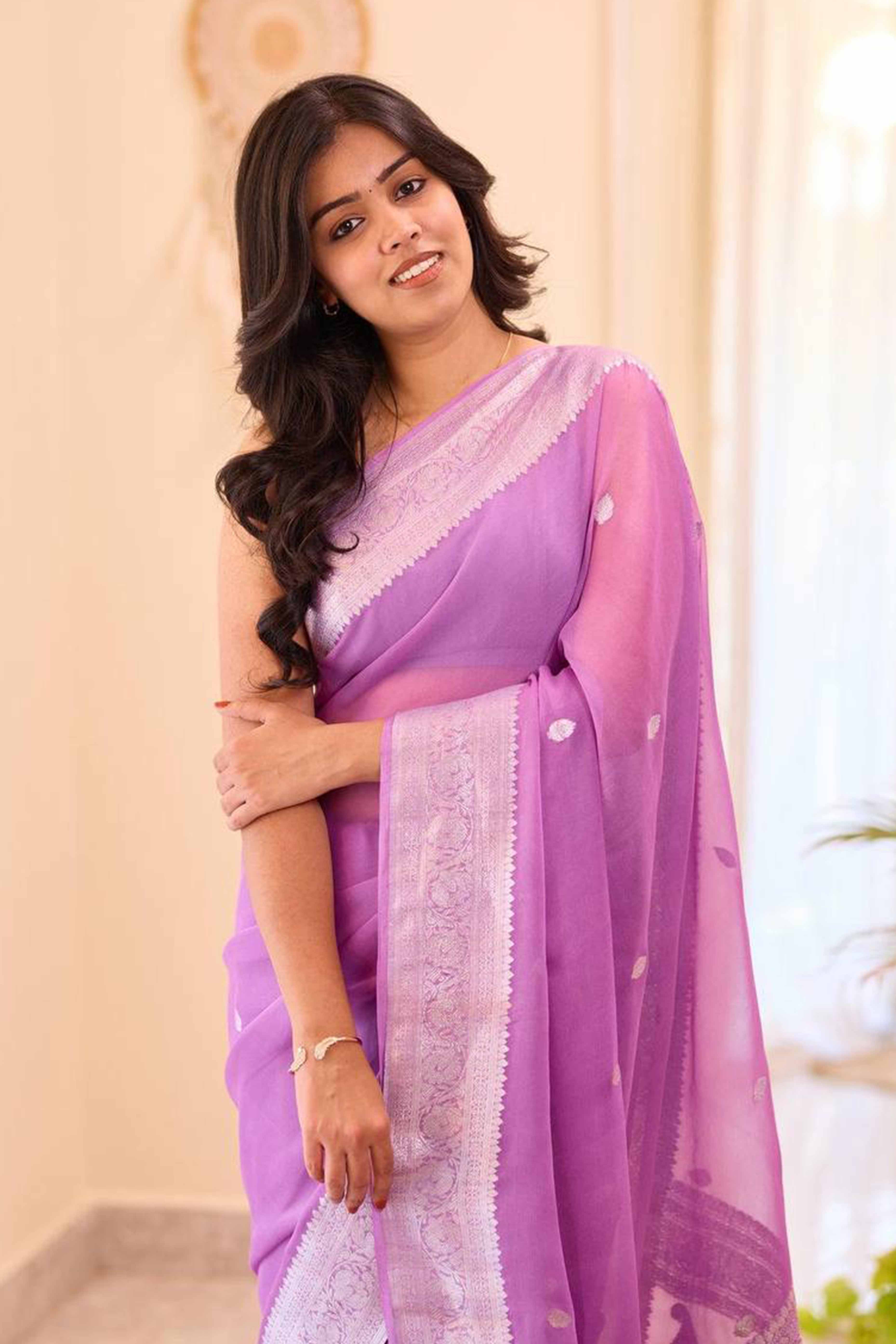 Sophisticated Purple Linen Saree with Traditional Butti Zari Weaving - Image 4