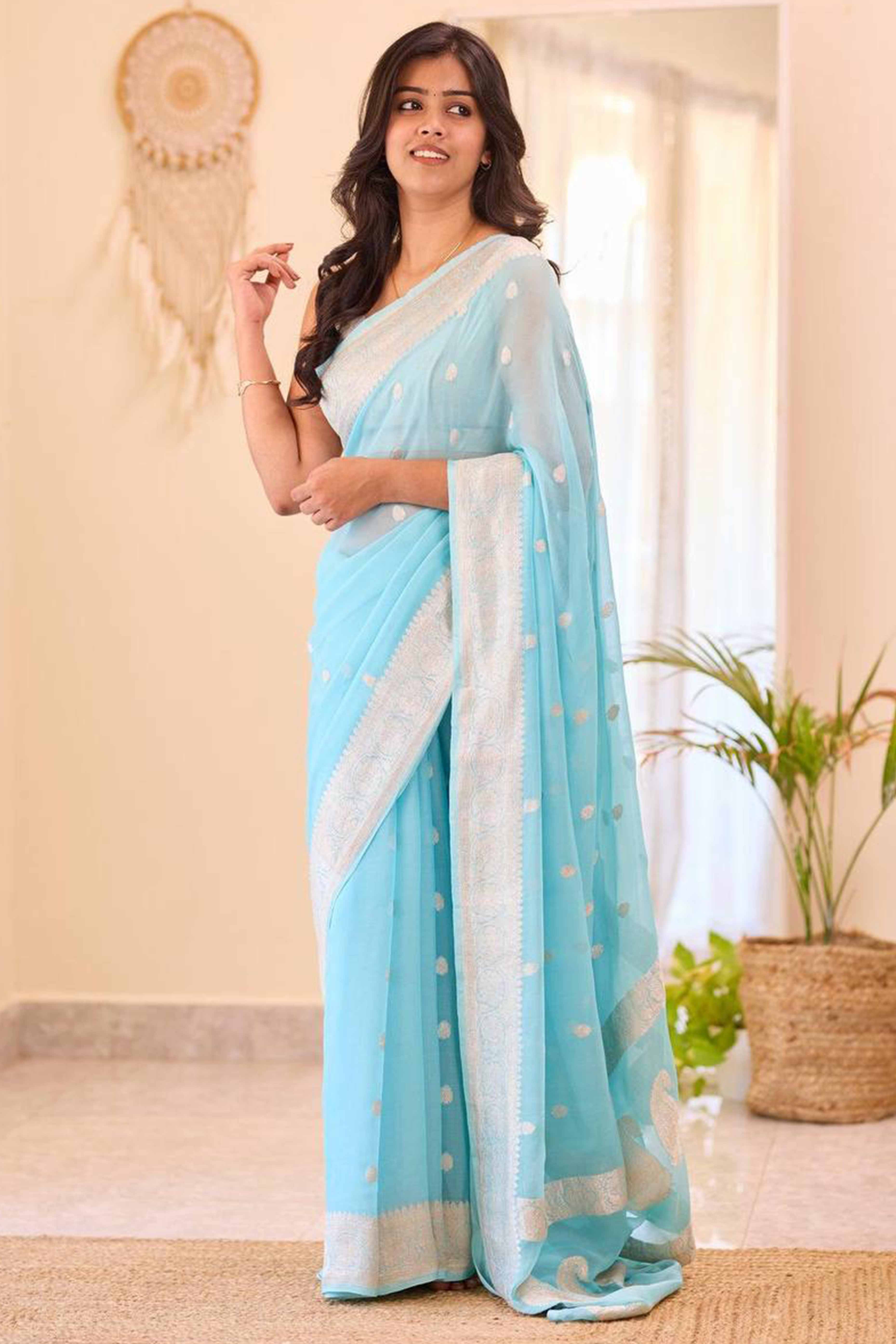 Sophisticated Sky Blue Linen Saree with Traditional Butti Zari Weaving - Image 3