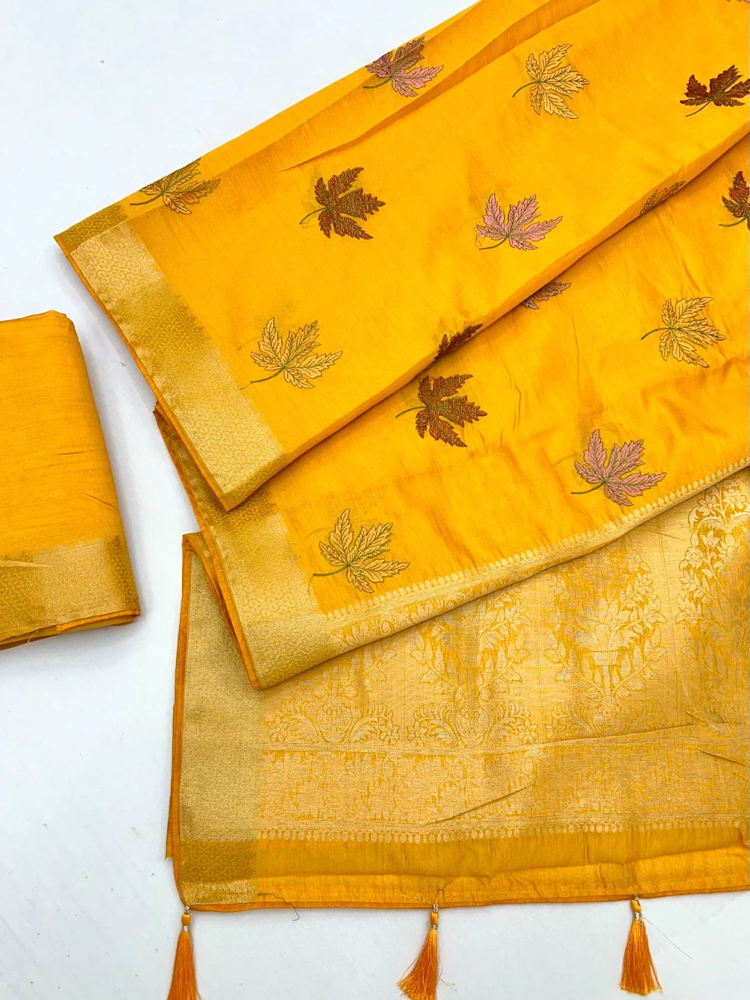 Sophisticated Yellow Cotton Blend Saree Enhanced With Leaf Embroidery & Lustrous Zari Weaving - Image 3